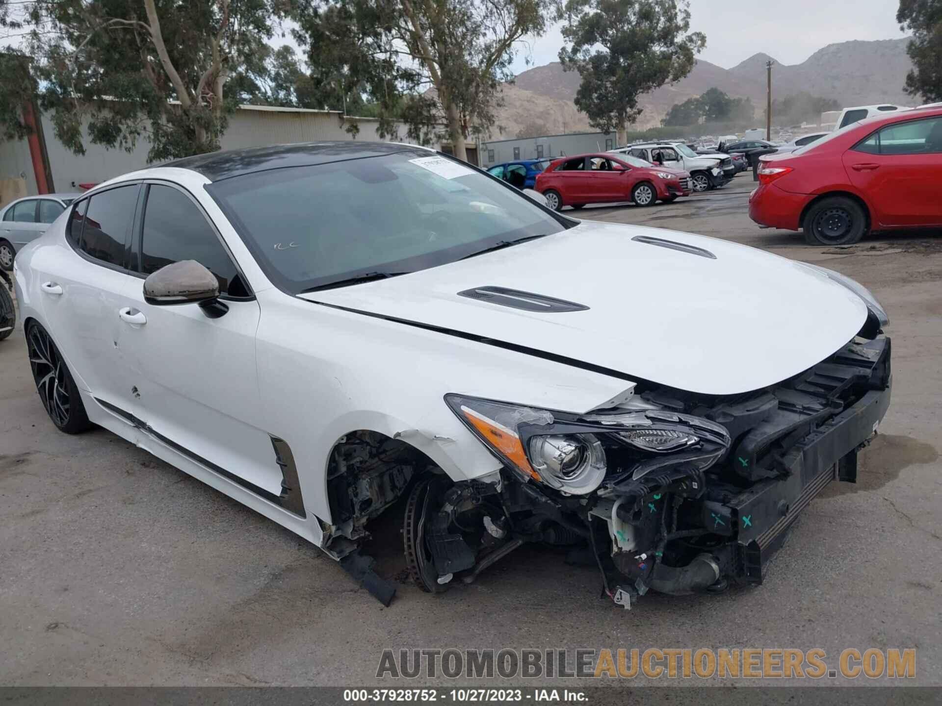 KNAE15LA6L6080018 KIA STINGER 2020