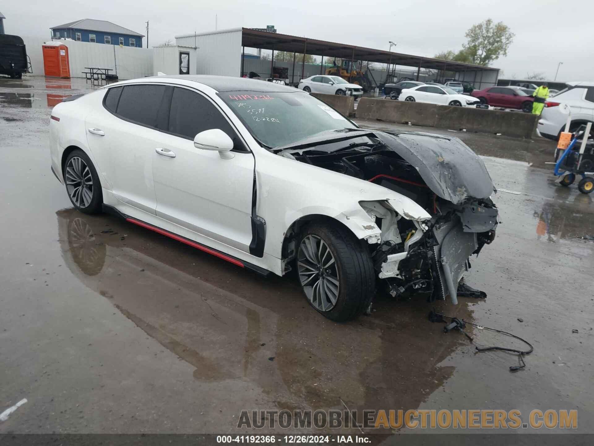 KNAE15LA8K6053577 KIA STINGER 2019