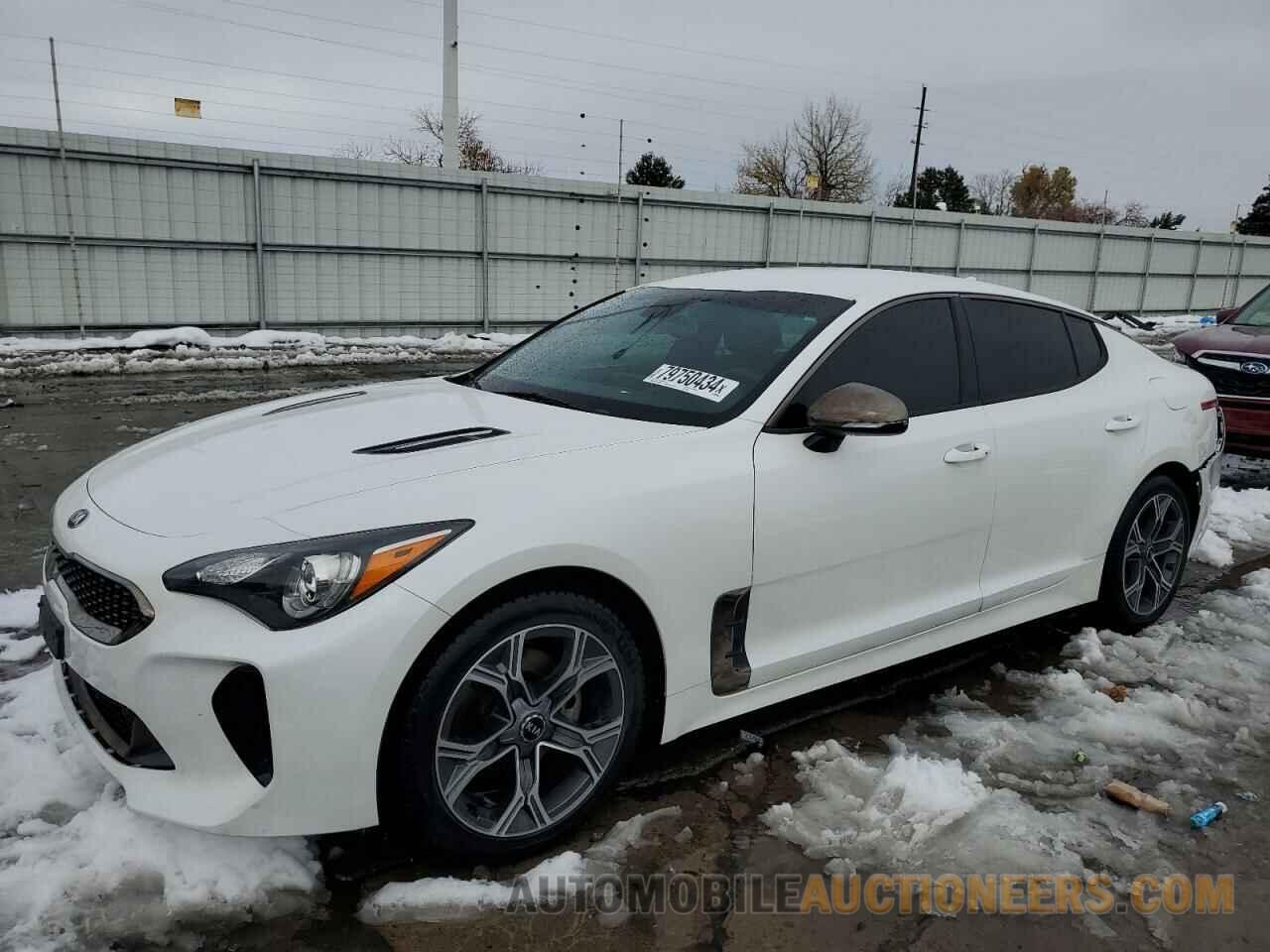 KNAE15LA8L6075077 KIA STINGER 2020