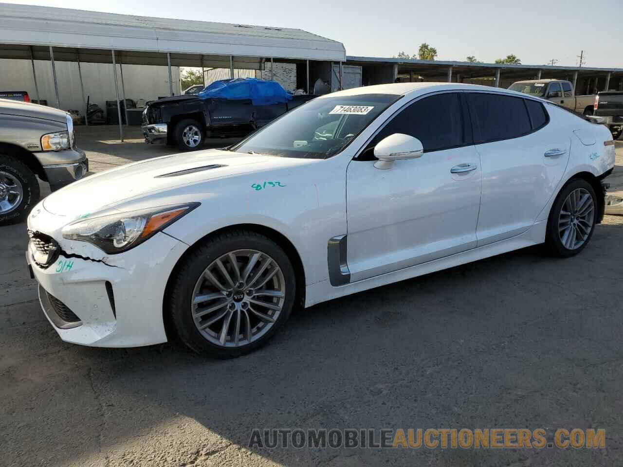 KNAE15LAXJ6032891 KIA STINGER 2018