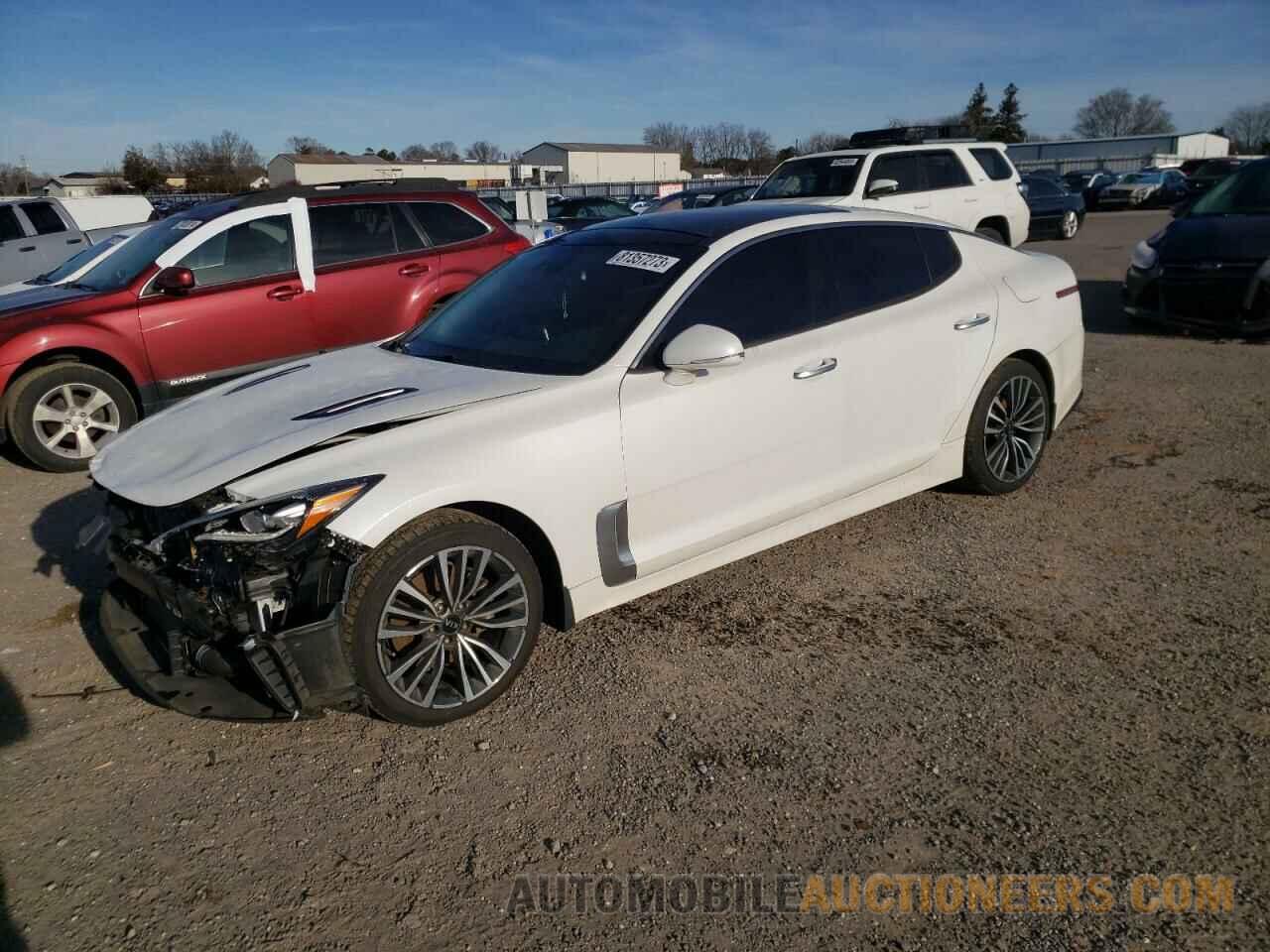 KNAE25LA0J6015580 KIA STINGER 2018