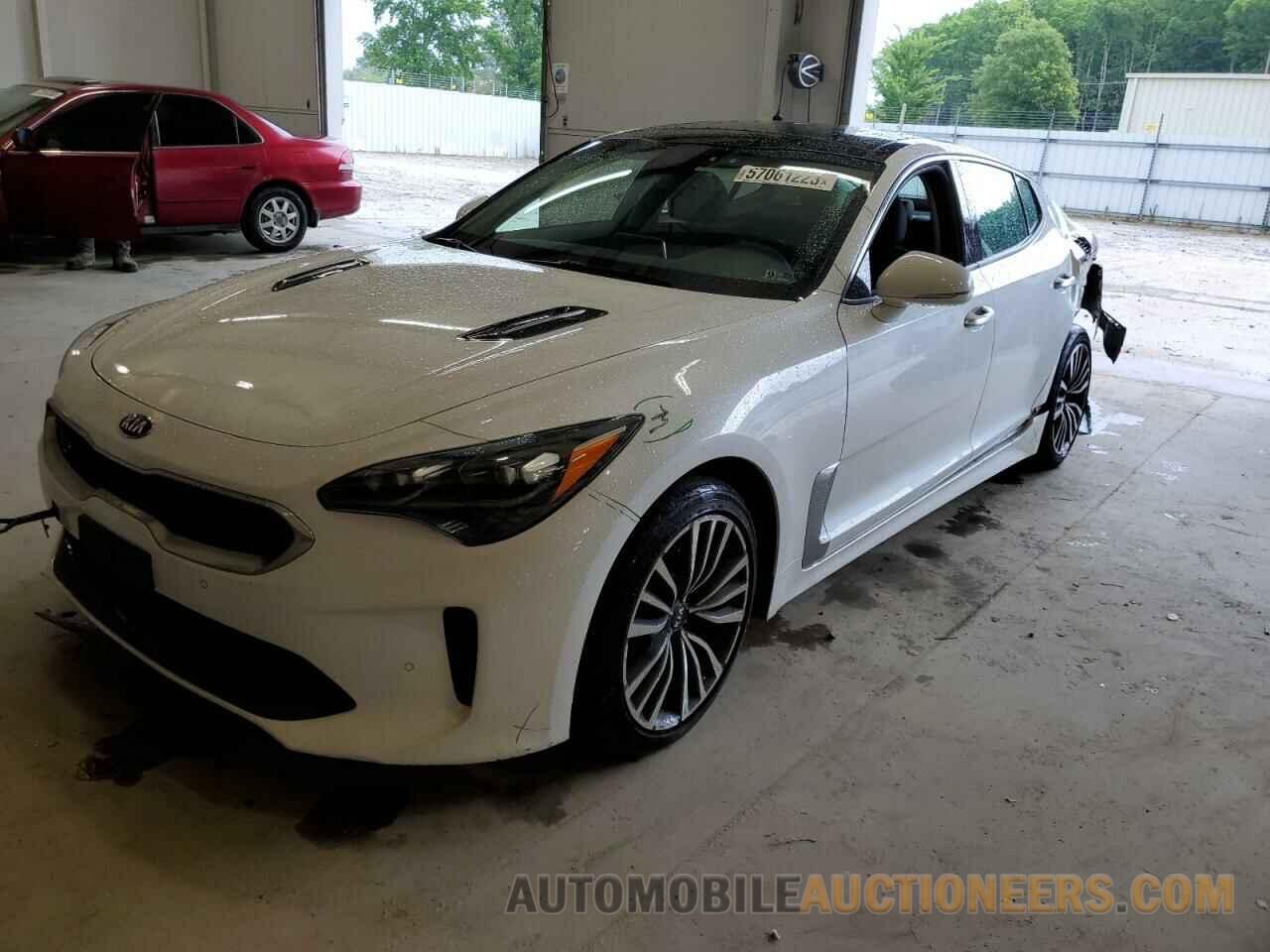 KNAE25LA3J6022328 KIA STINGER 2018