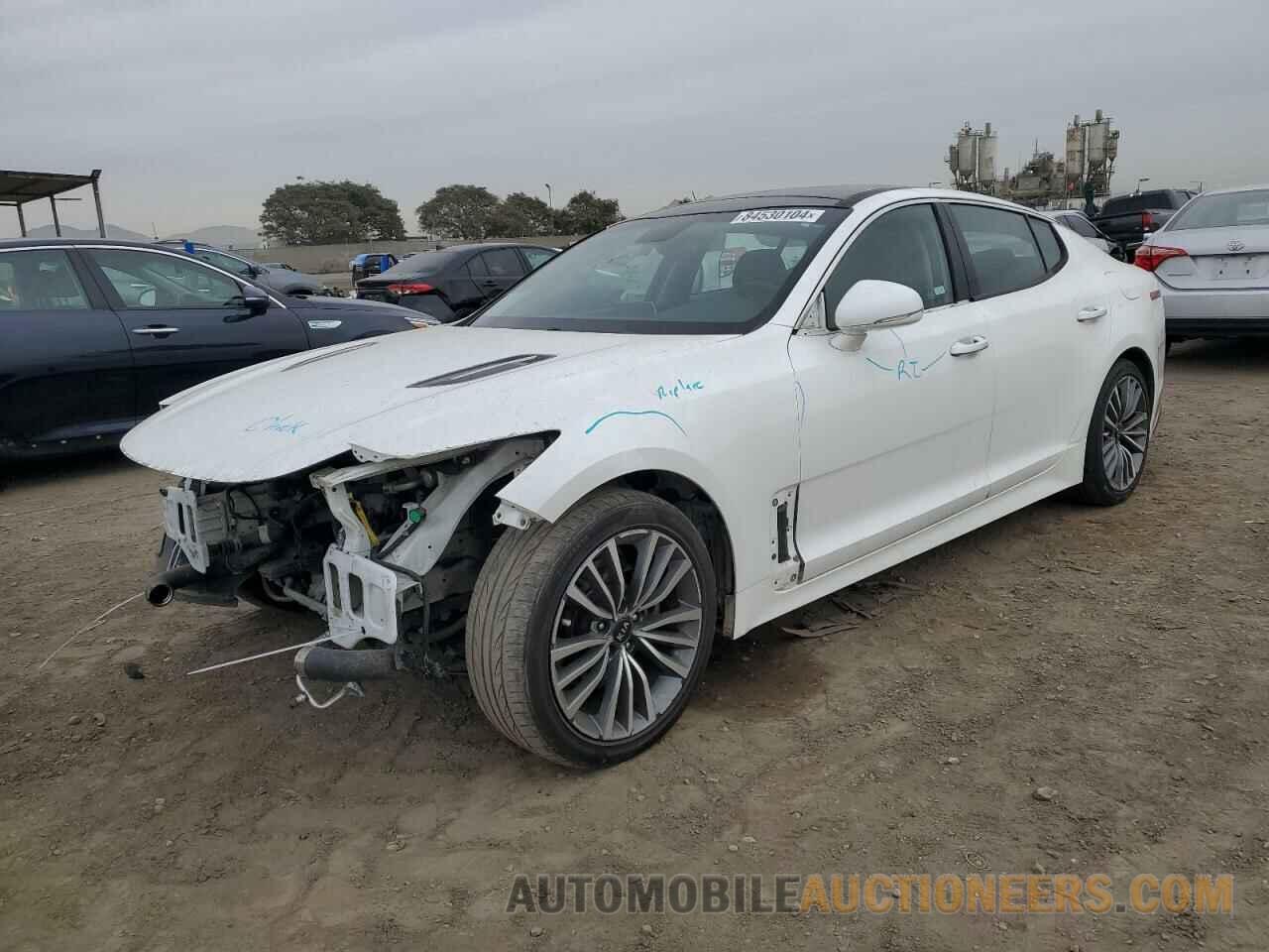 KNAE25LA6J6037177 KIA STINGER 2018