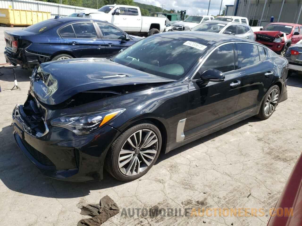 KNAE25LA8J6011437 KIA STINGER 2018