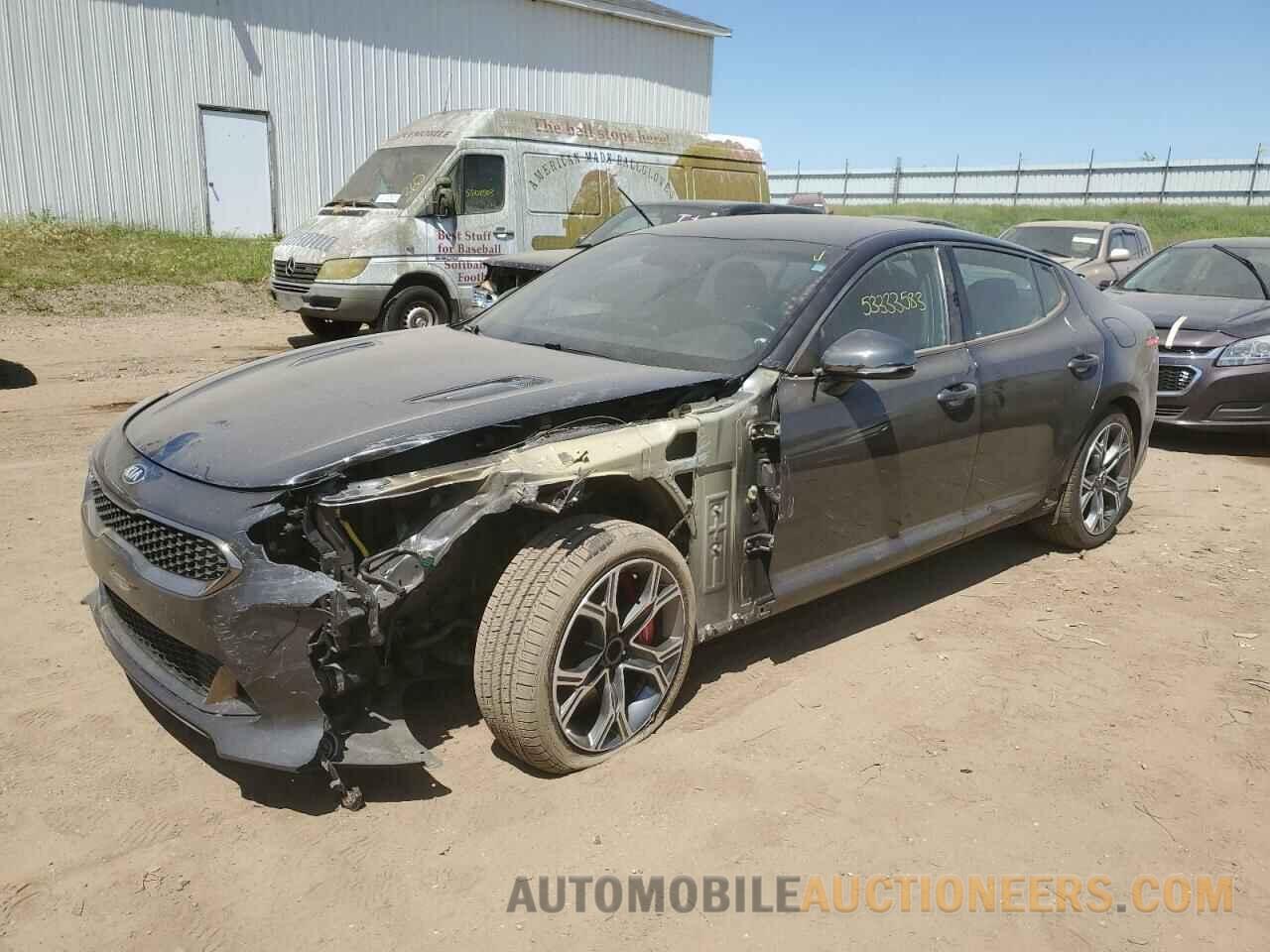 KNAE35LC0K6060194 KIA STINGER 2019