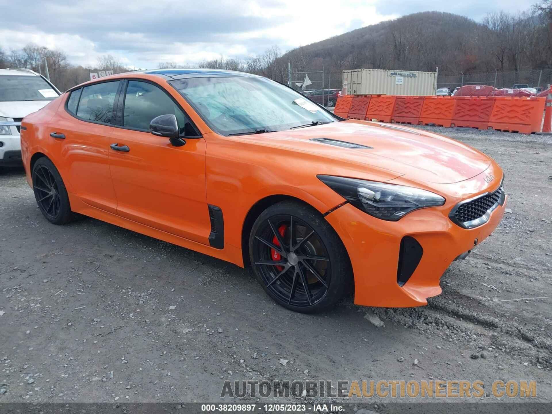 KNAE35LC0K6070823 KIA STINGER 2019