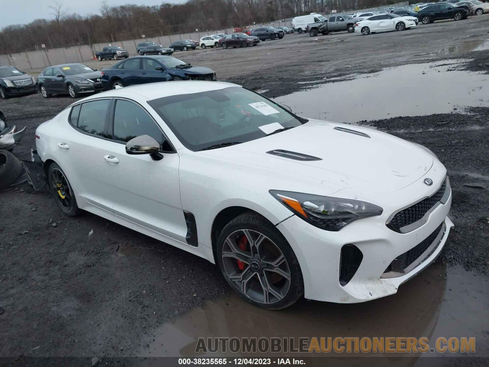 KNAE35LC0L6082598 KIA STINGER 2020