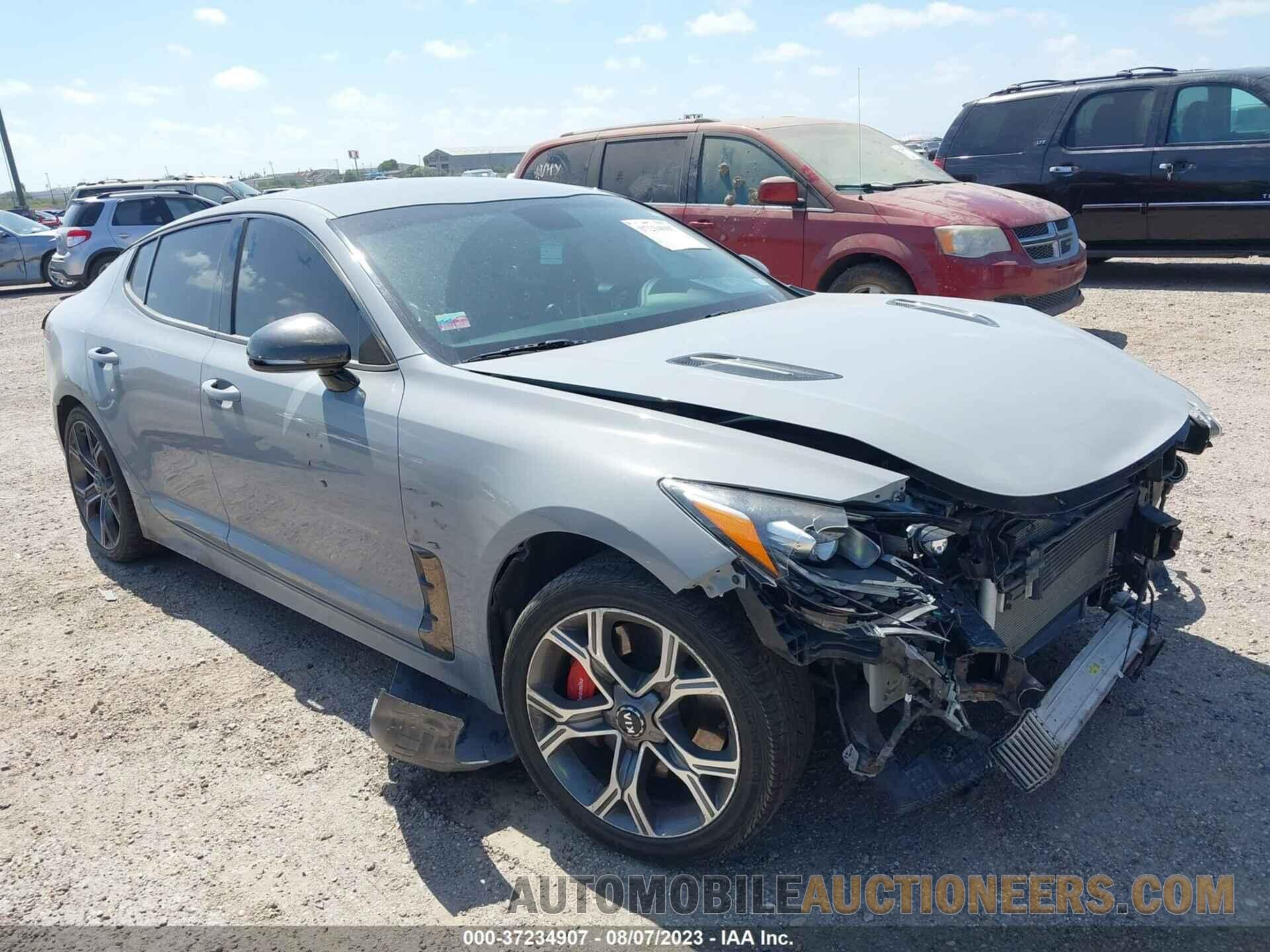 KNAE35LC8J6037454 KIA STINGER 2018