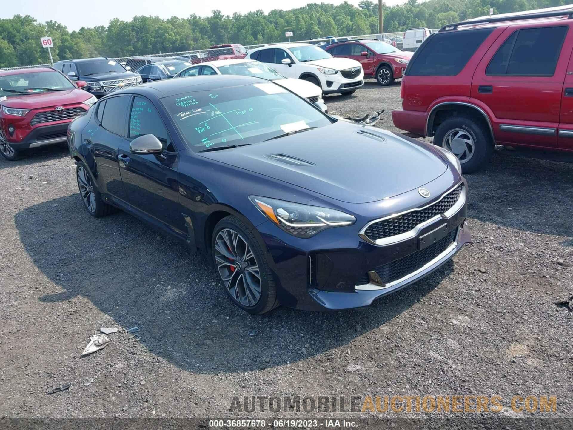 KNAE35LC8L6085054 KIA STINGER 2020