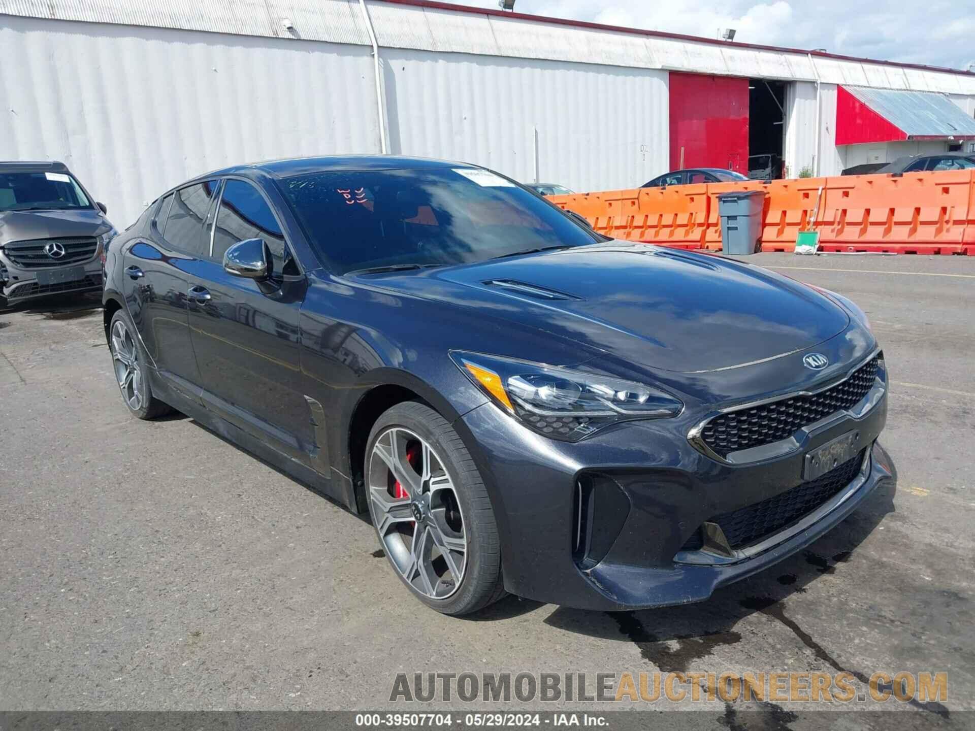 KNAE35LC9L6085368 KIA STINGER 2020