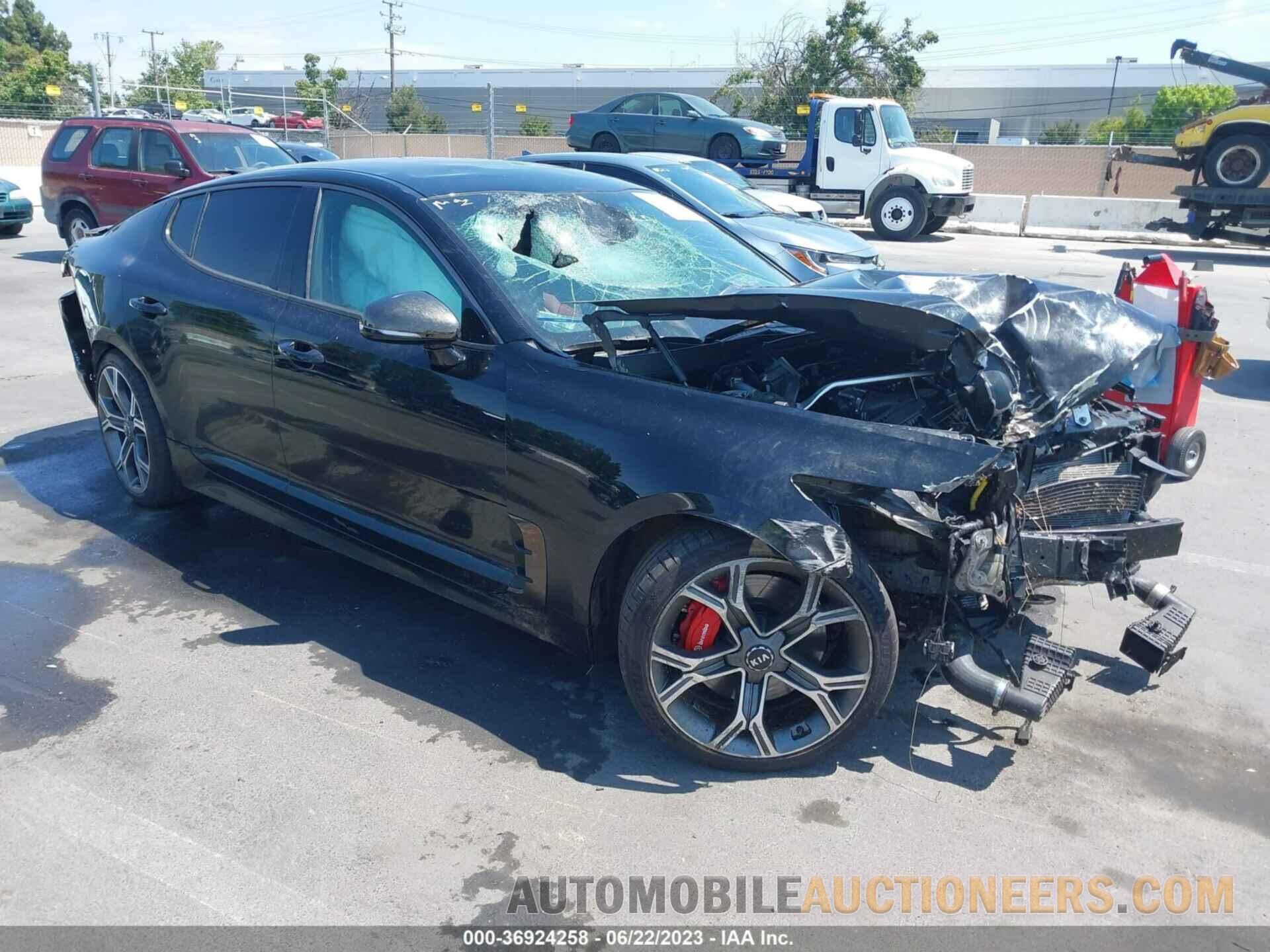 KNAE35LCXJ6034426 KIA STINGER 2018