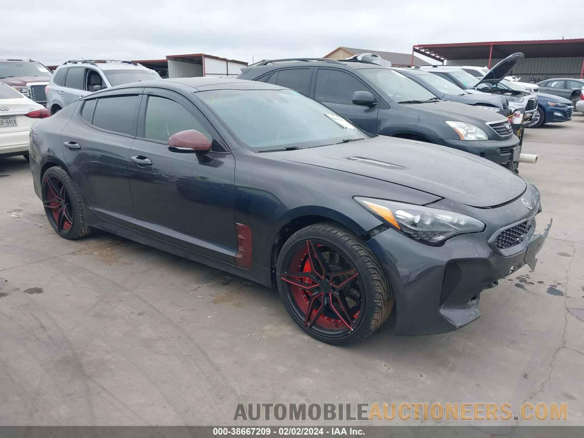 KNAE45LC1J6023652 KIA STINGER 2018