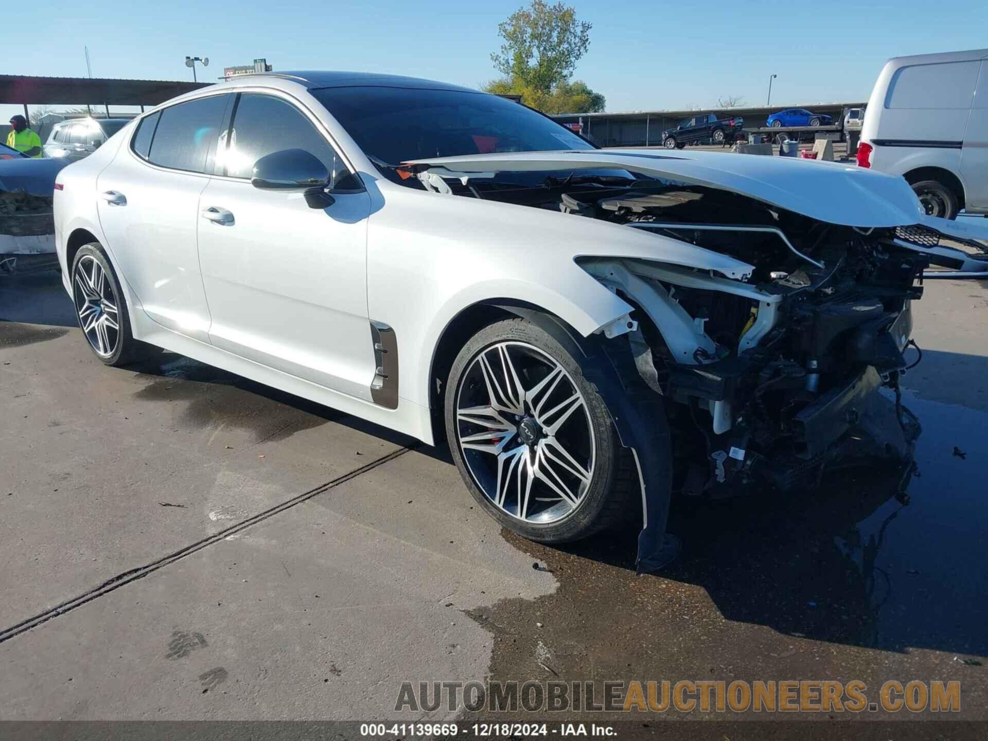 KNAE45LC8N6111037 KIA STINGER 2022