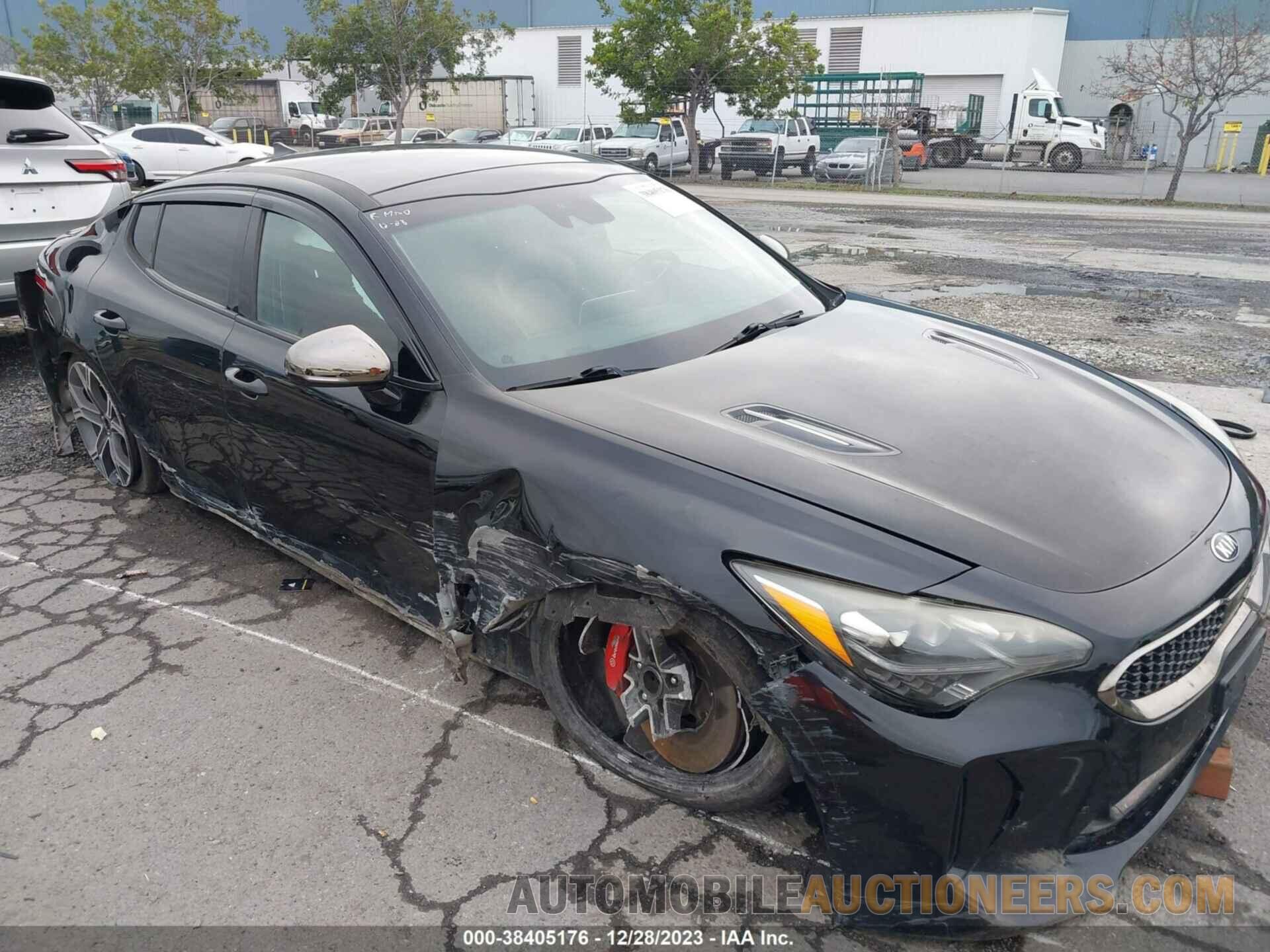 KNAE45LC9J6010955 KIA STINGER 2018