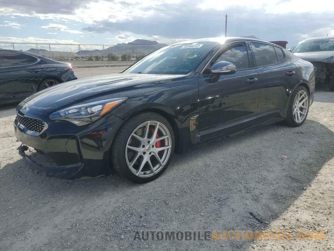 KNAE45LCXJ6010964 KIA STINGER 2018