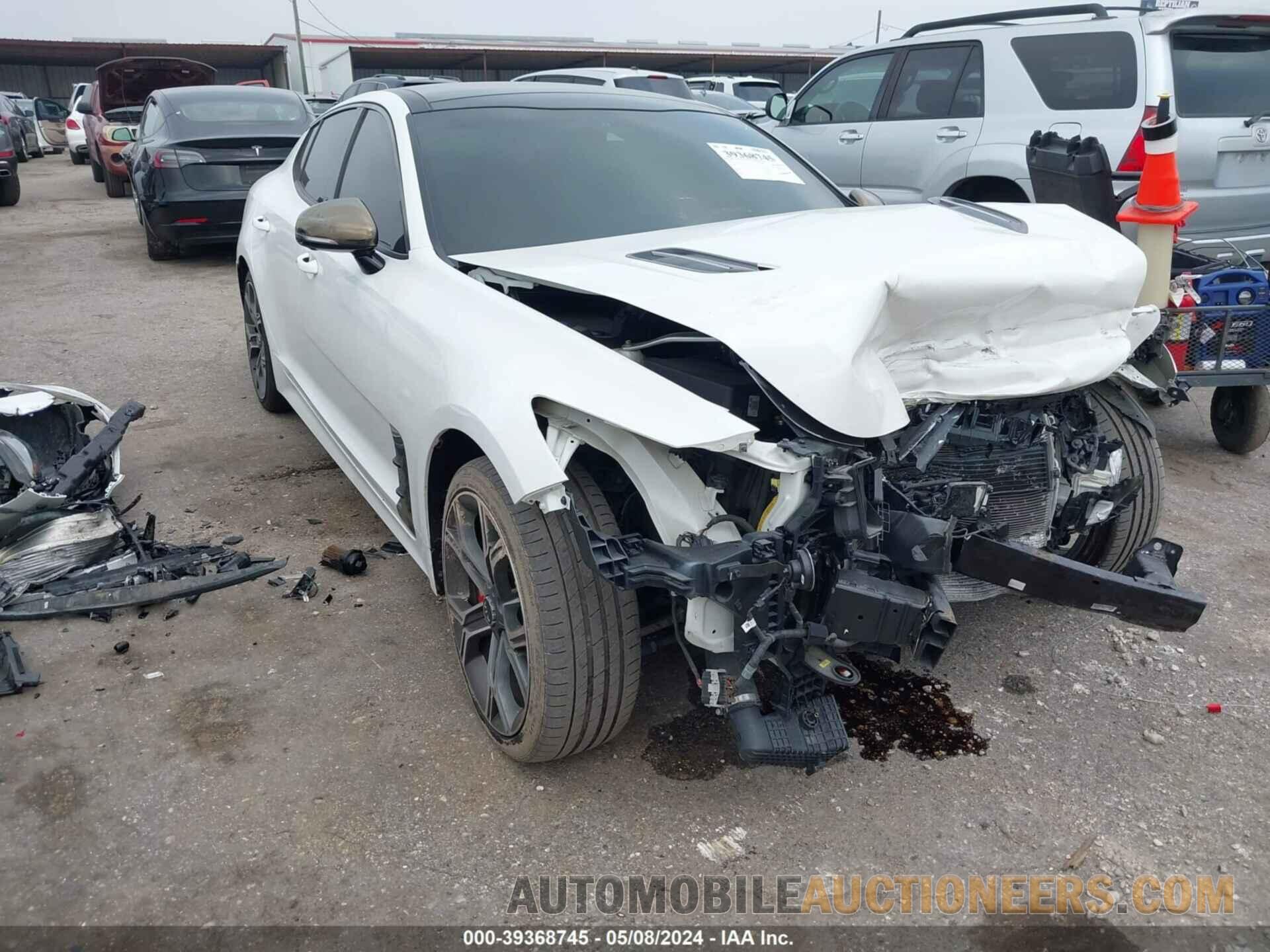 KNAE55LC0L6075290 KIA STINGER 2020