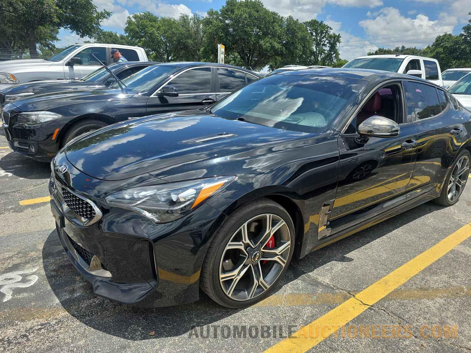 KNAE55LC1J6022188 Kia Stinger 2018