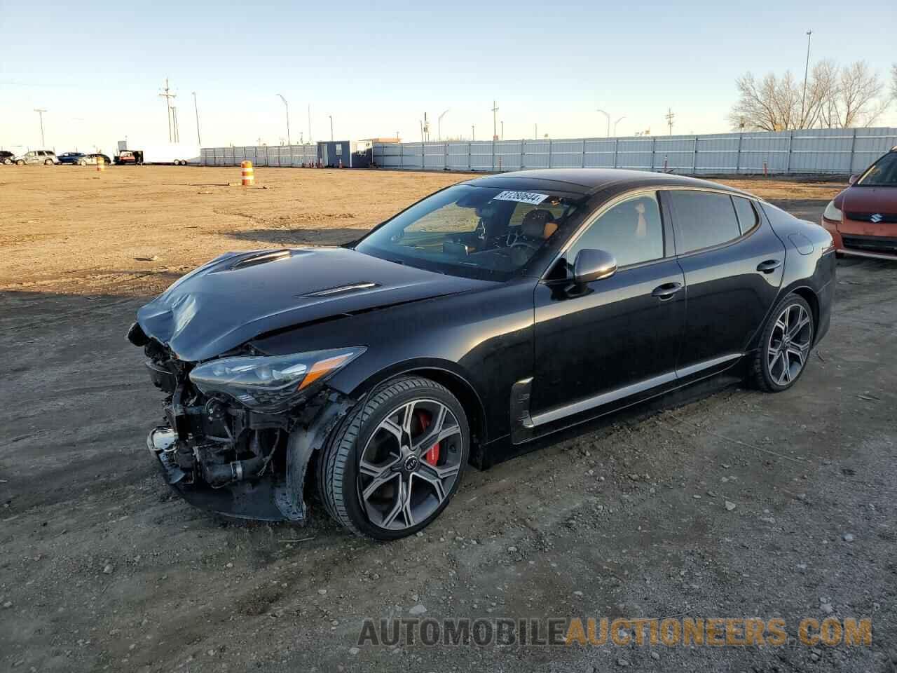 KNAE55LC1J6028346 KIA STINGER 2018