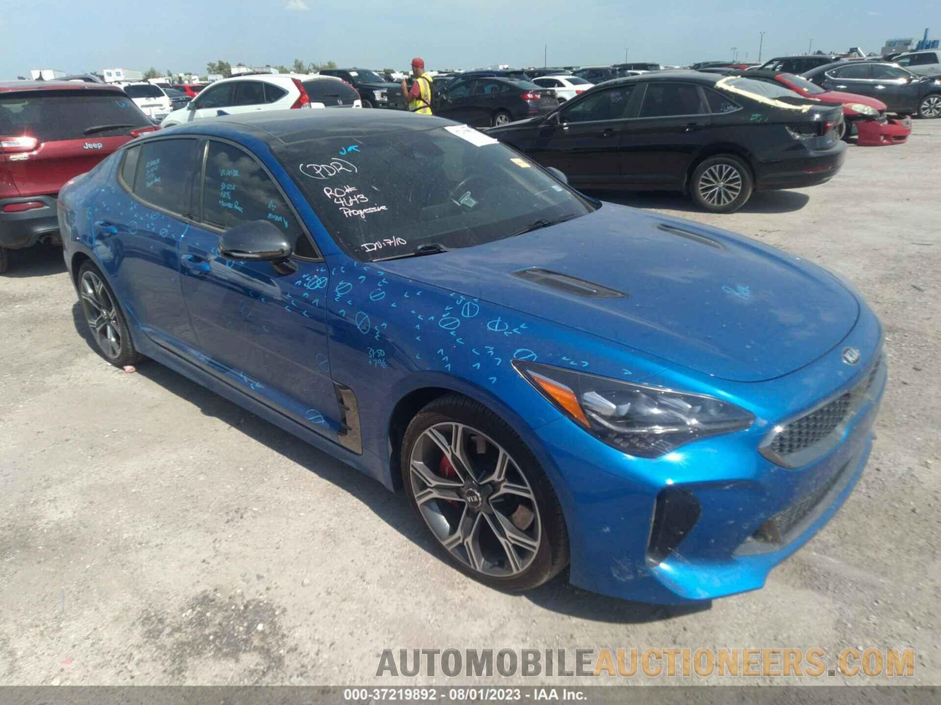 KNAE55LC2J6020529 KIA STINGER 2018