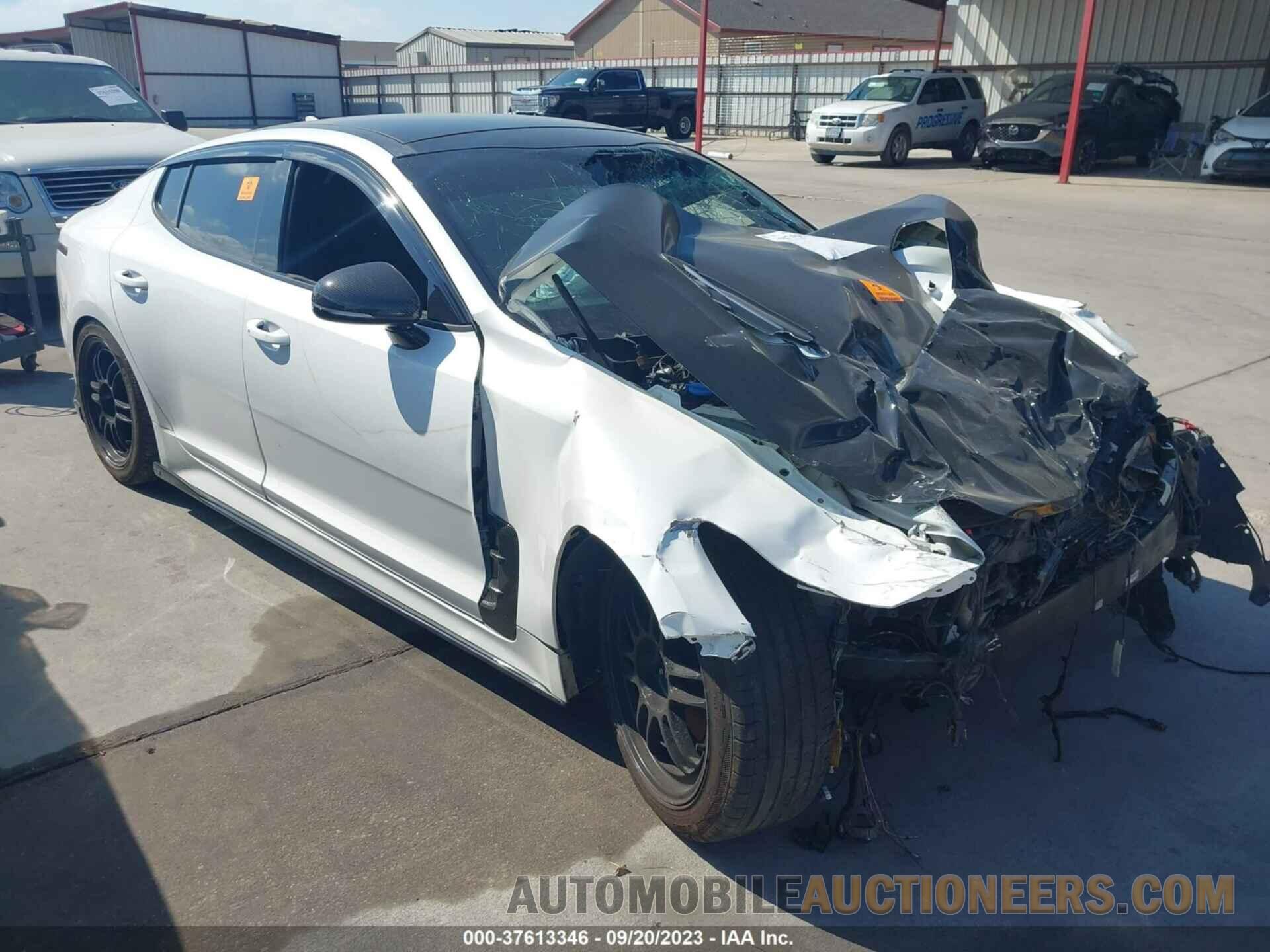 KNAE55LC3J6036366 KIA STINGER 2018