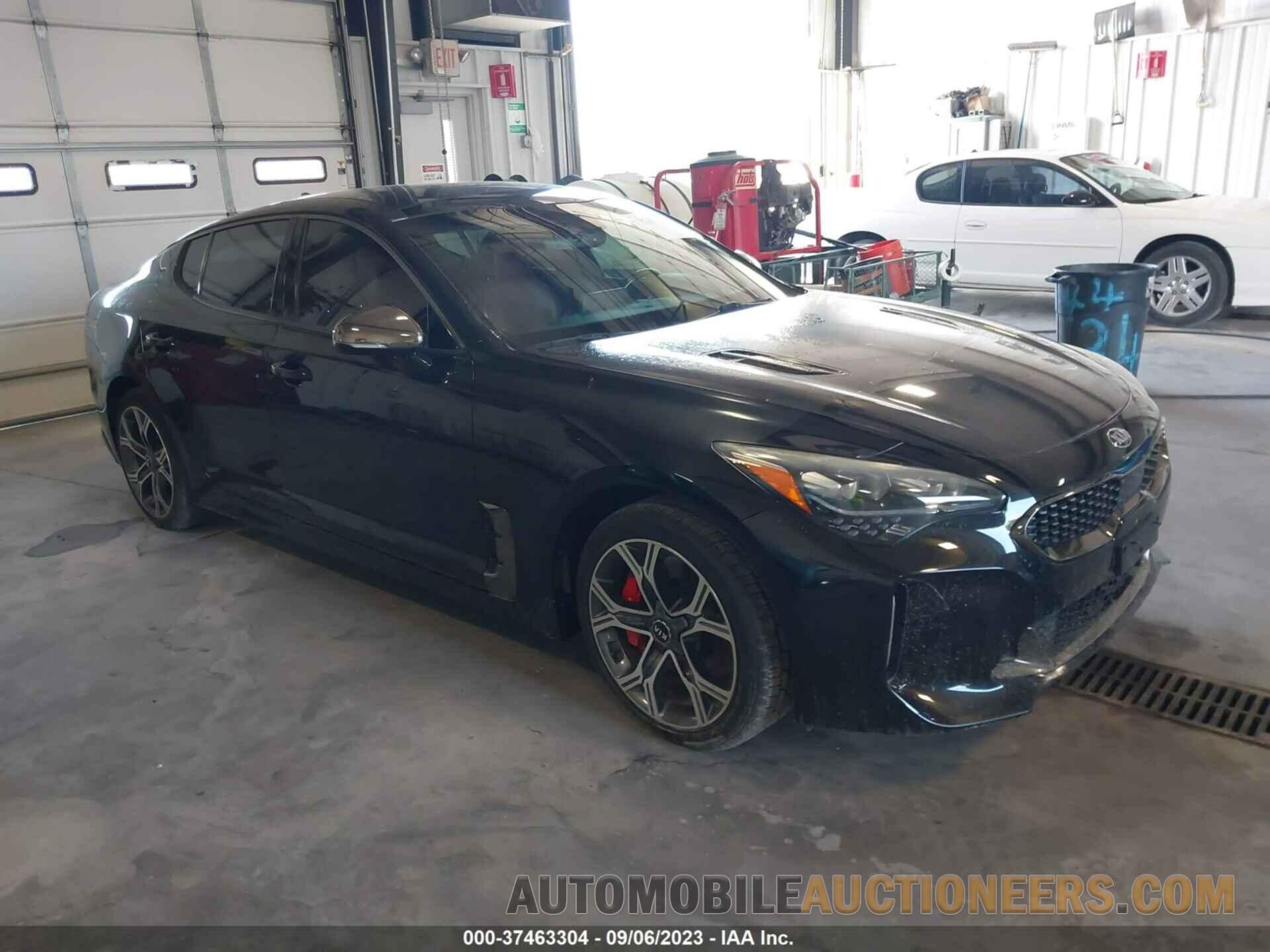 KNAE55LC5J6013557 KIA STINGER 2018