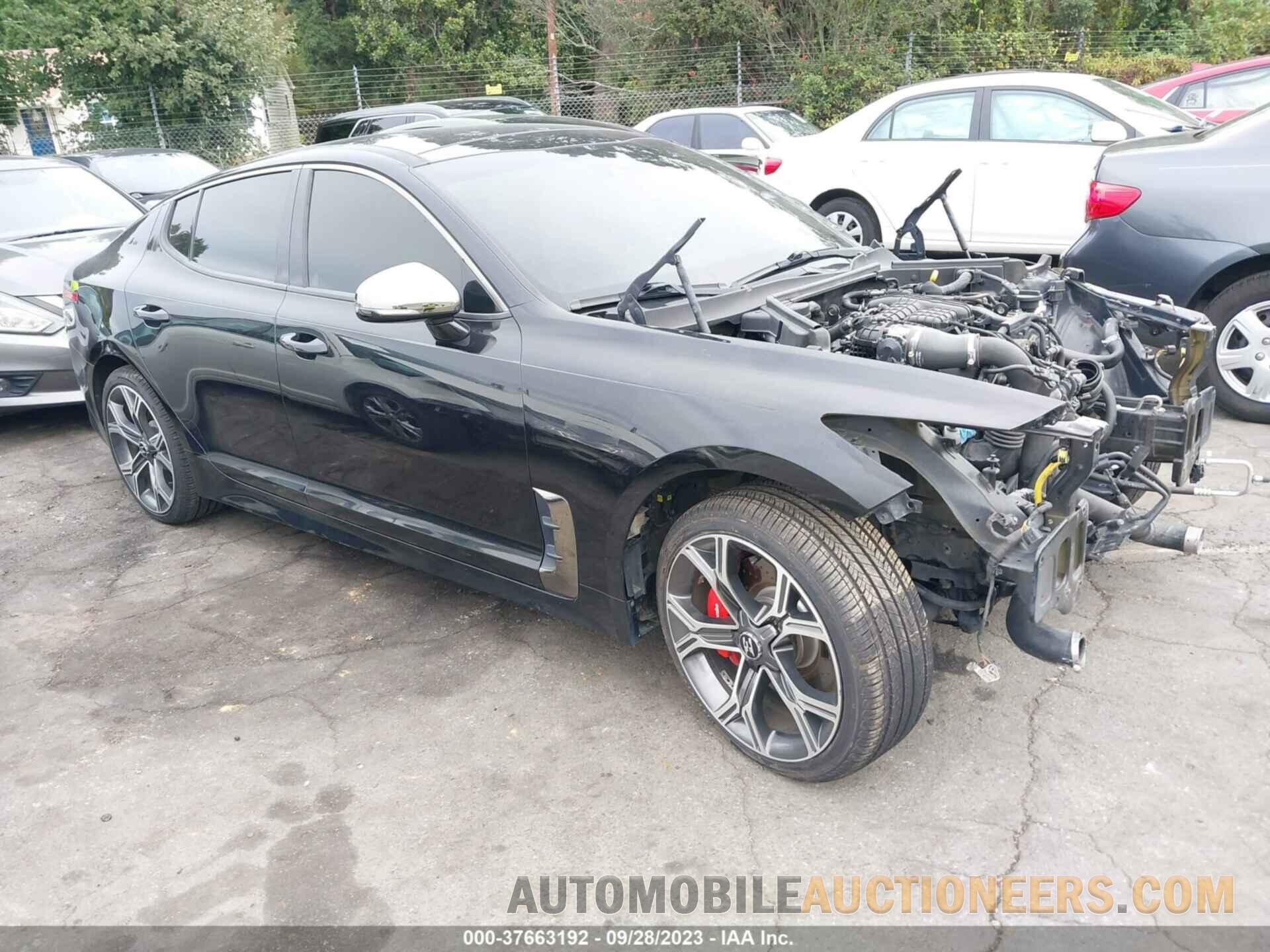 KNAE55LC5J6017186 KIA STINGER 2018