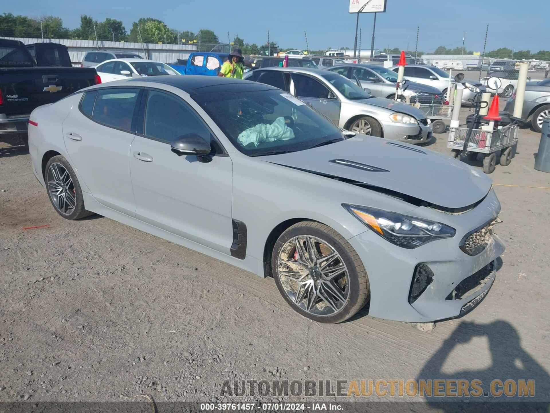 KNAE55LC5P6135022 KIA STINGER 2023