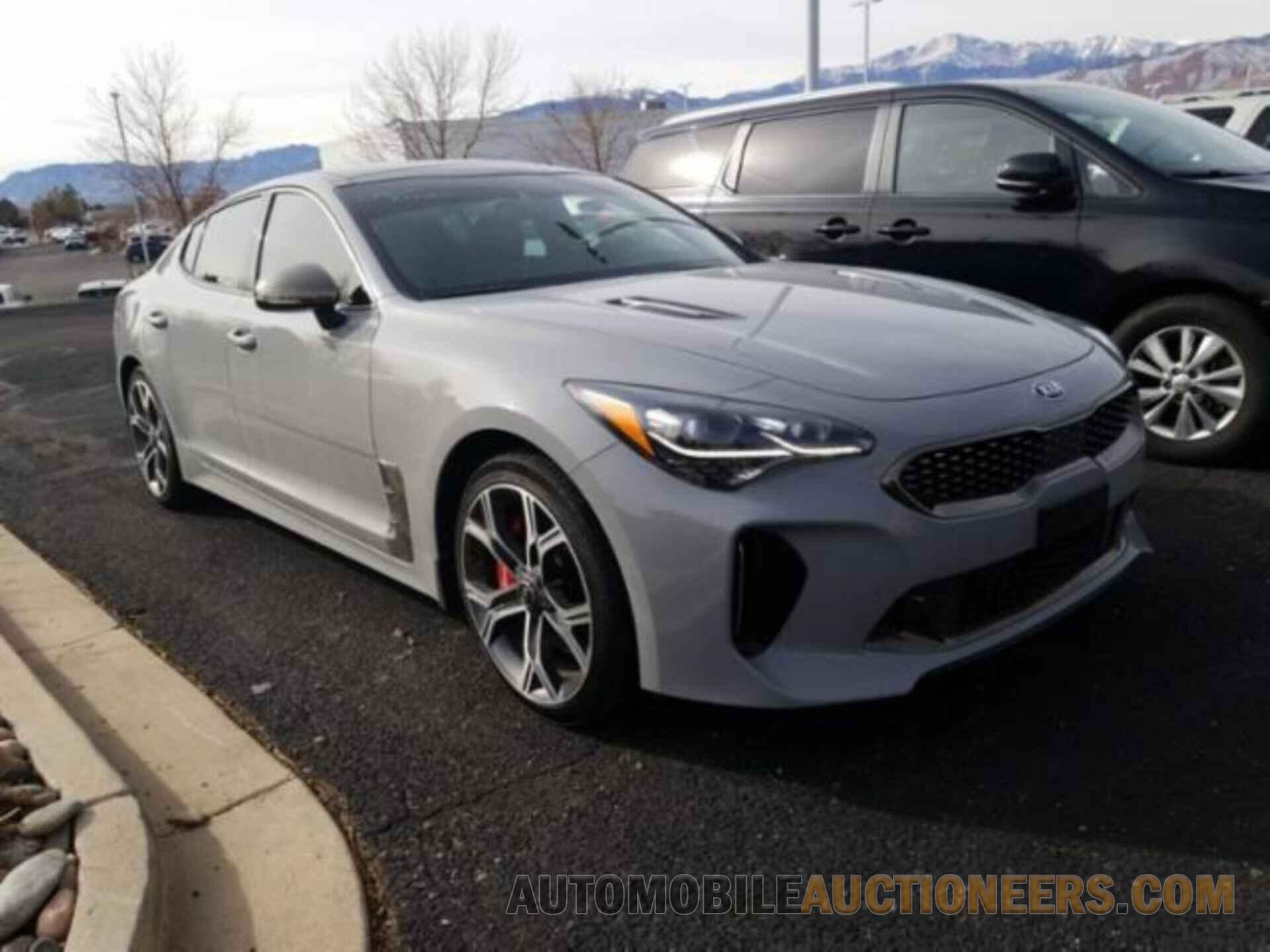 KNAE55LC7J6026780 KIA STINGER 2018