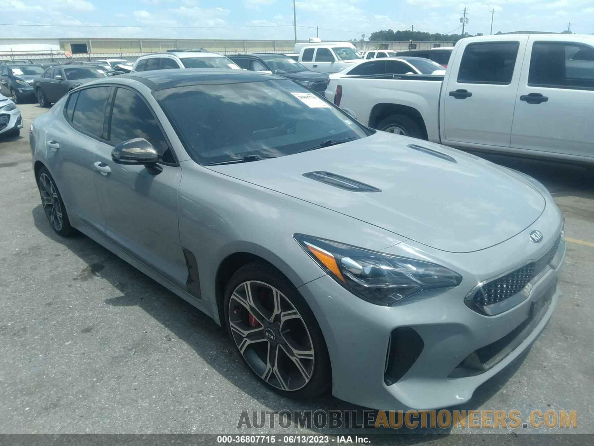 KNAE55LCXJ6028460 KIA STINGER 2018