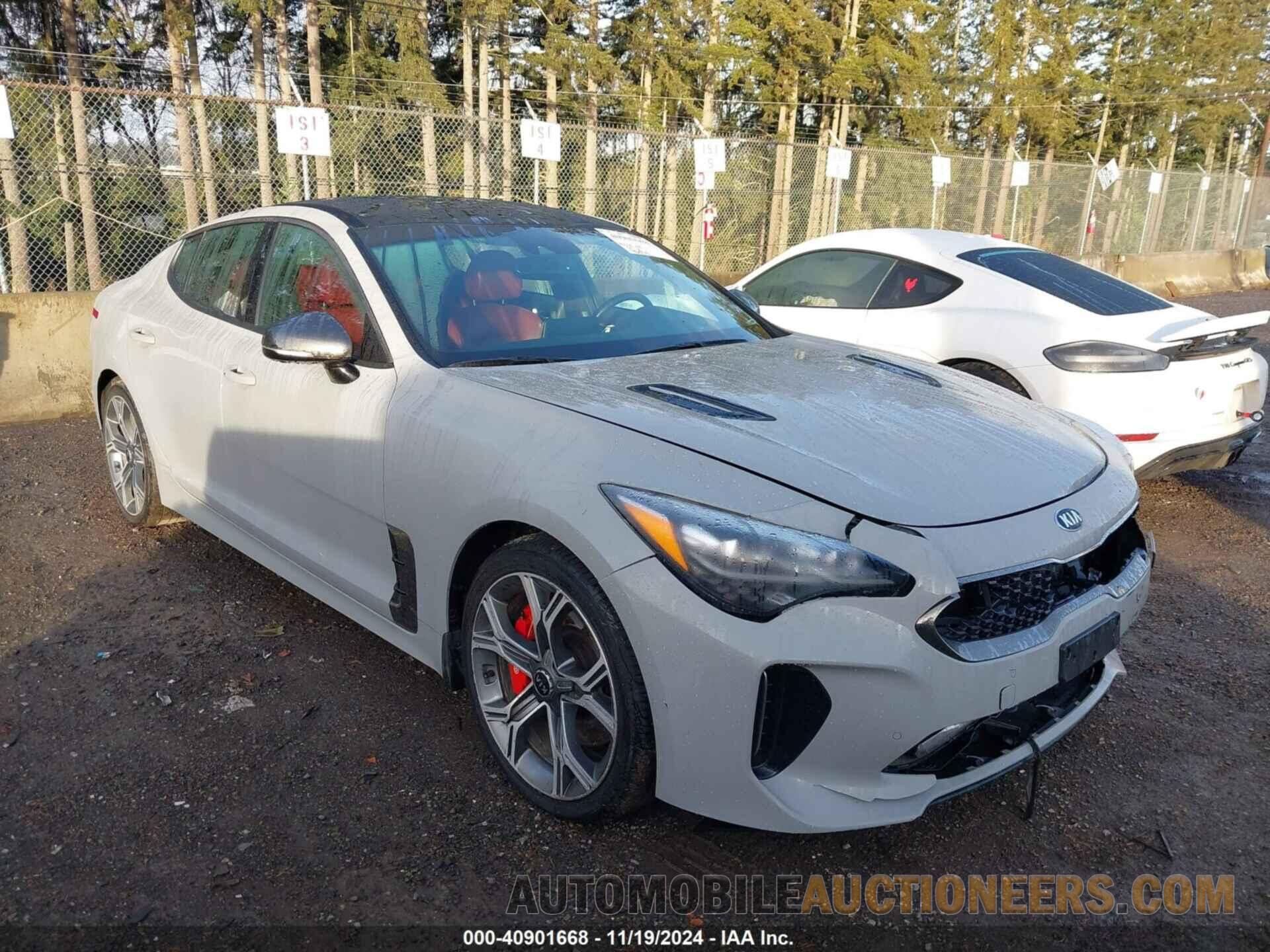 KNAE55LCXK6060102 KIA STINGER 2019