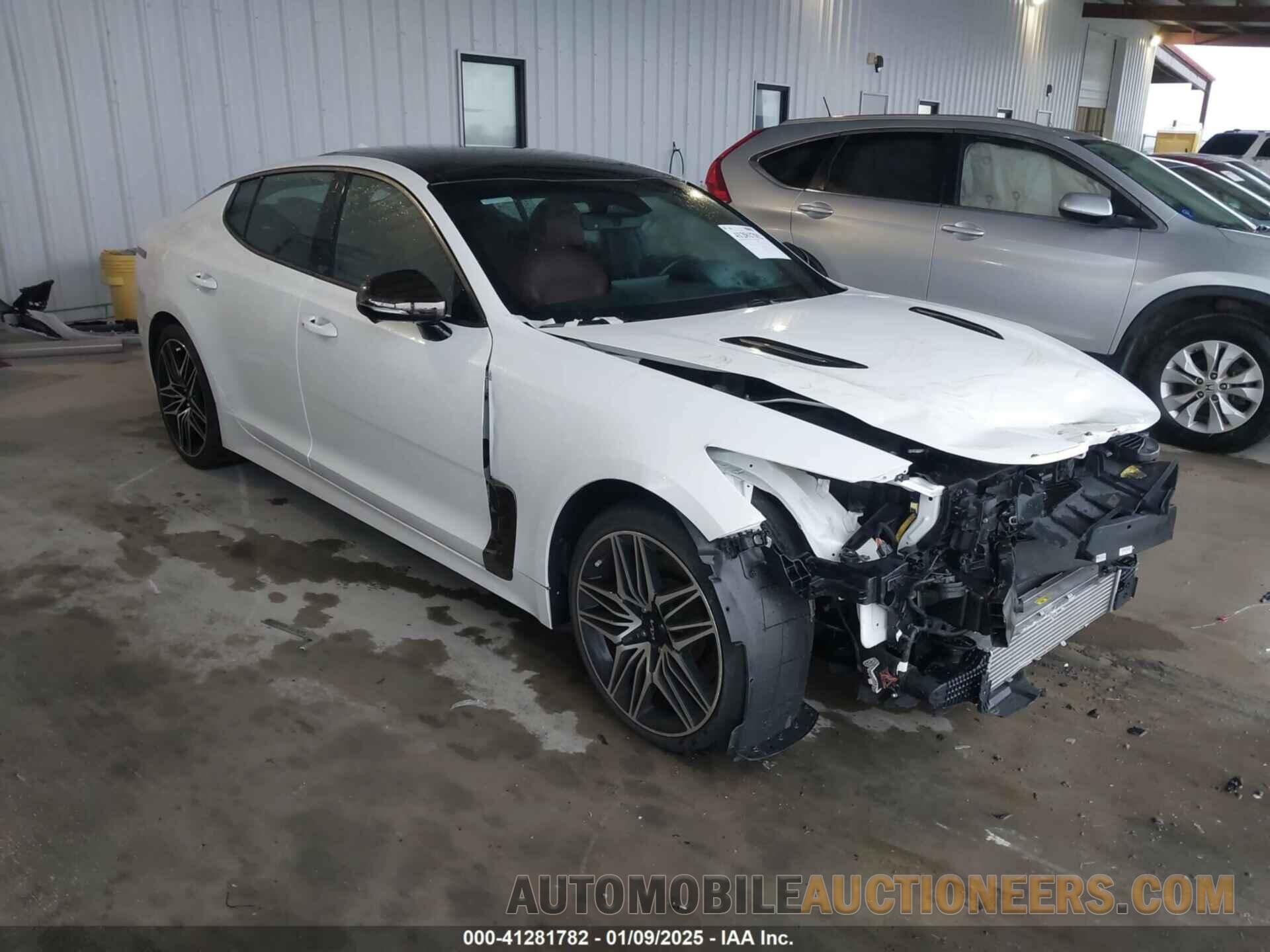 KNAE55LCXP6135128 KIA STINGER 2023