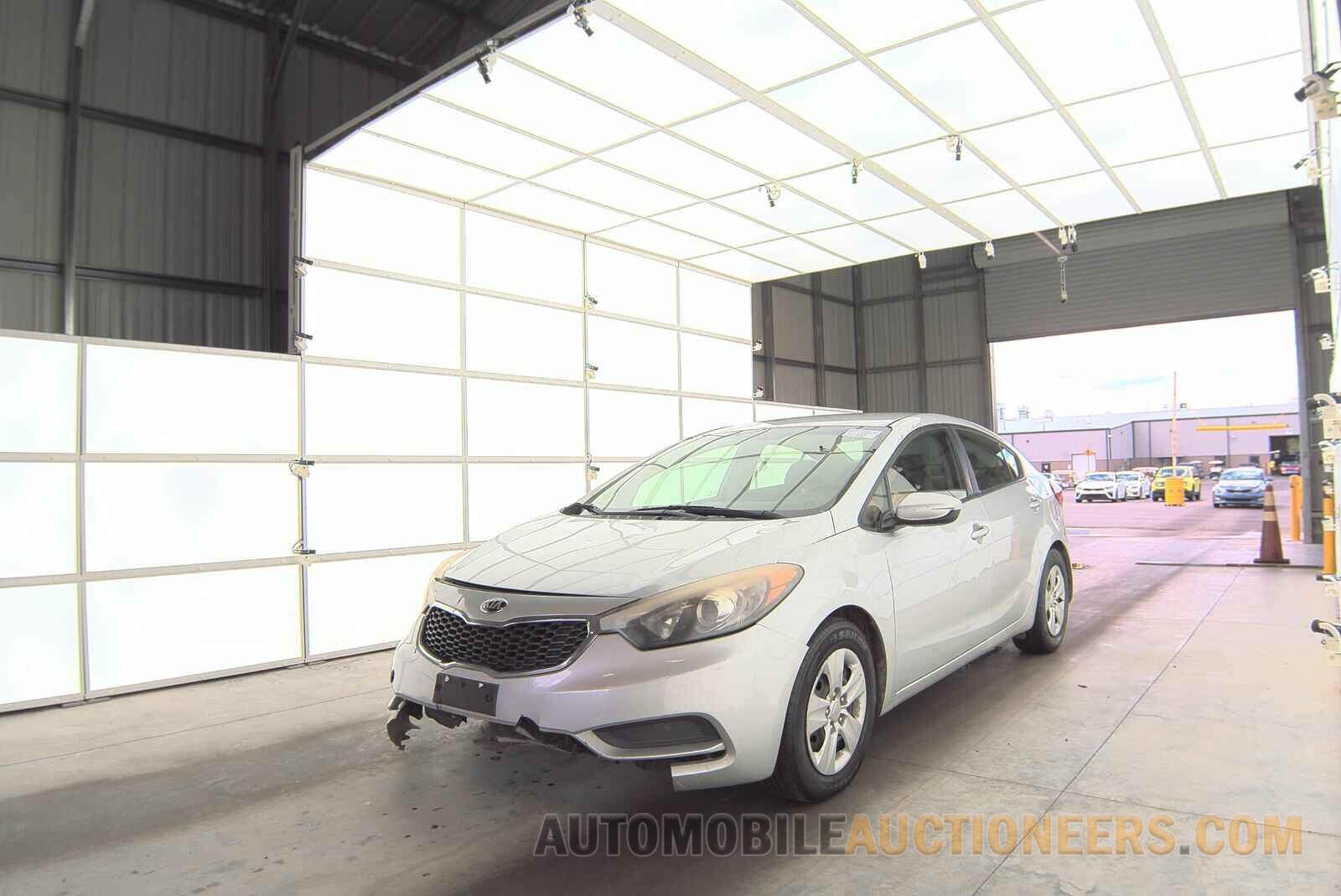 KNAFK4A60G5538593 Kia Forte LX 2016