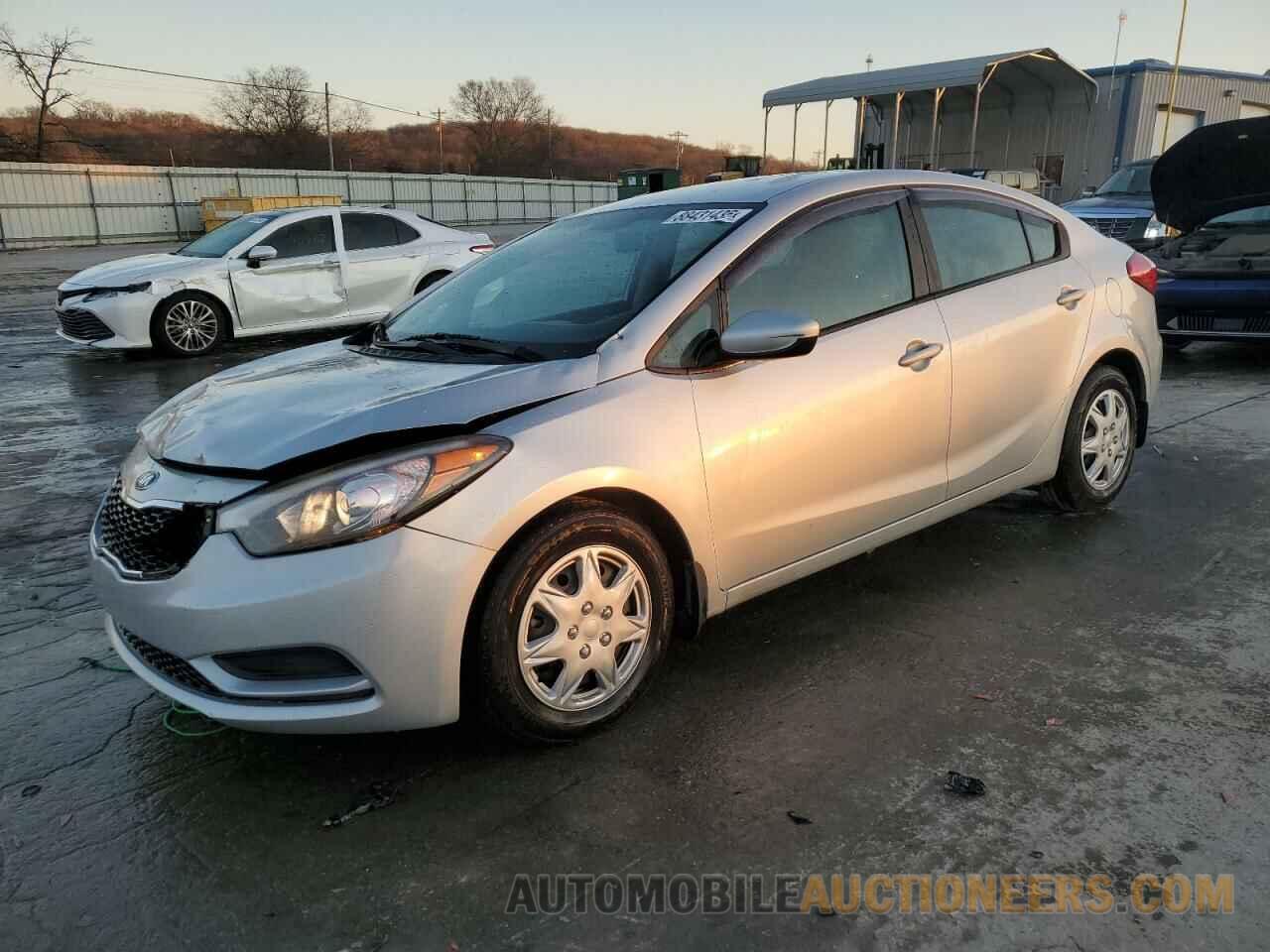 KNAFK4A64G5616082 KIA FORTE 2016