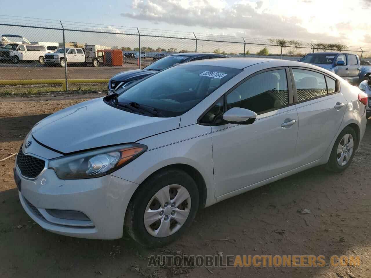 KNAFK4A68F5329195 KIA FORTE 2015