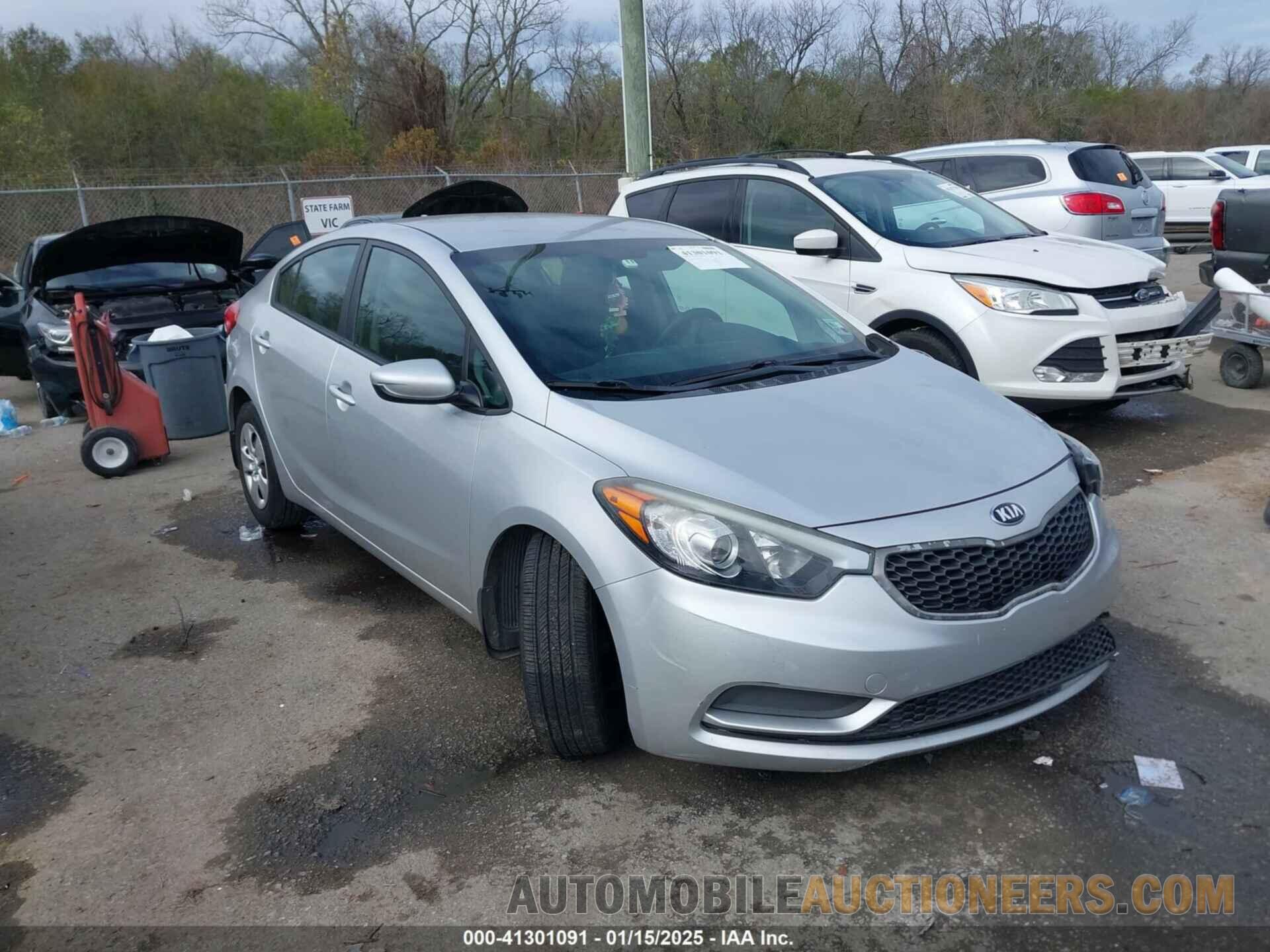 KNAFK4A69G5508167 KIA FORTE 2016