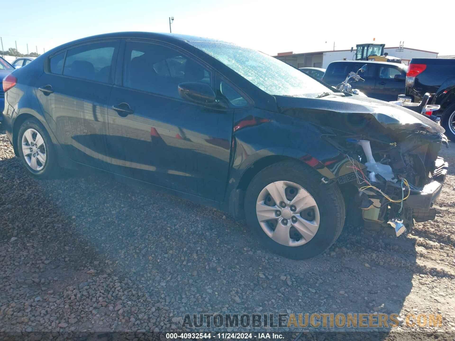 KNAFK4A6XF5297592 KIA FORTE 2015