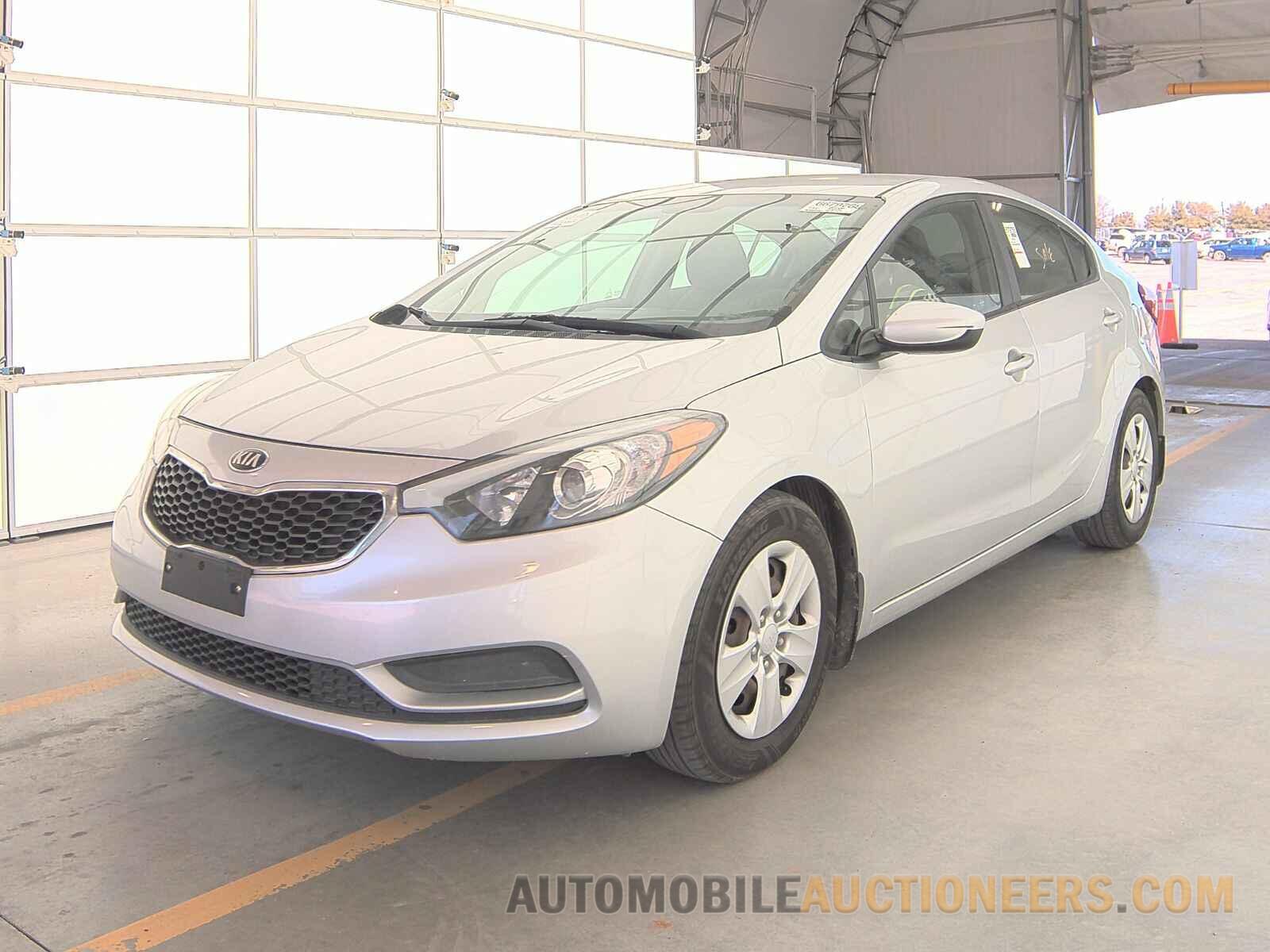 KNAFK4A6XG5610576 Kia Forte LX 2016