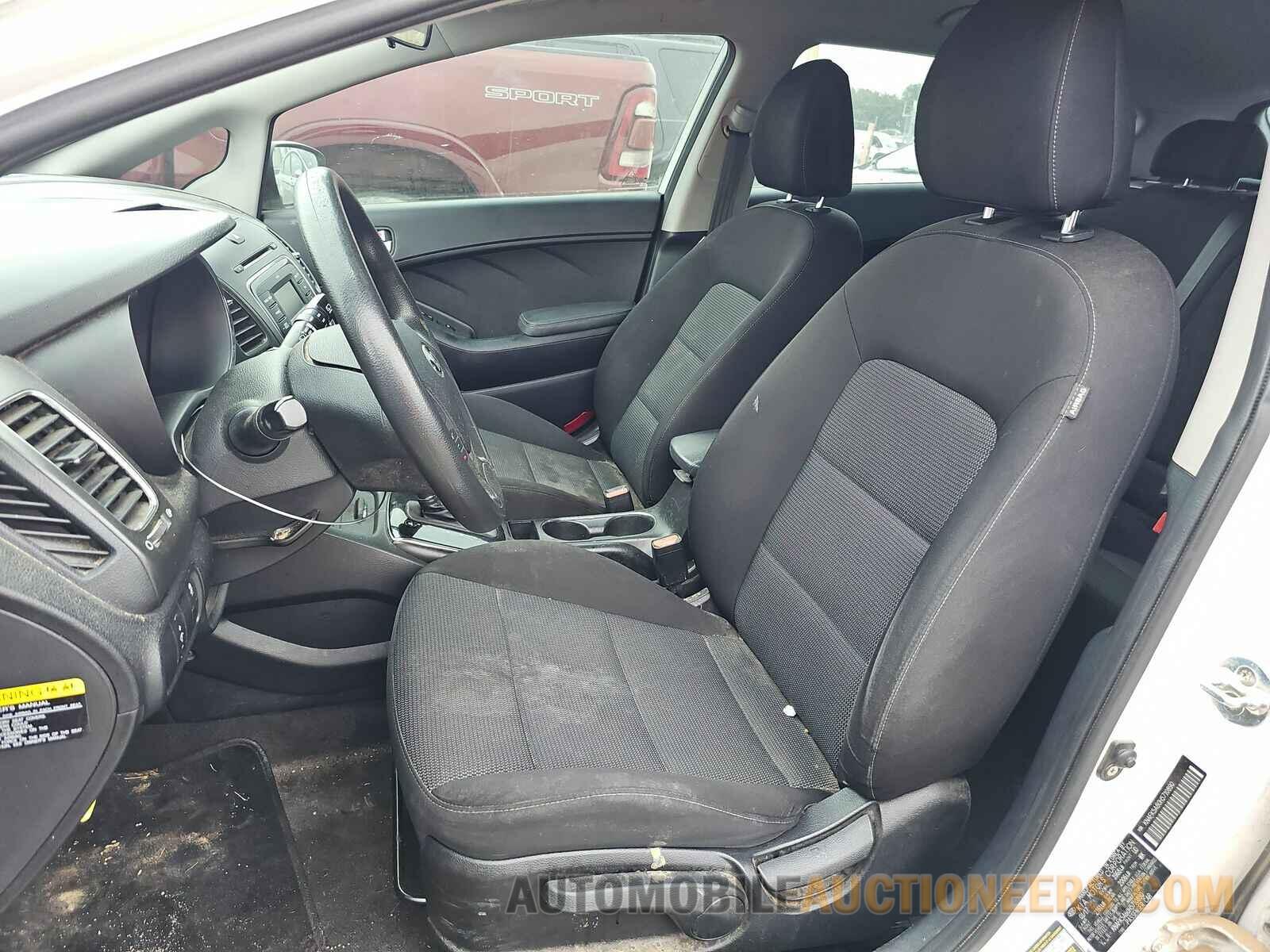 KNAFK5A80H5710890 Kia Forte5 2017