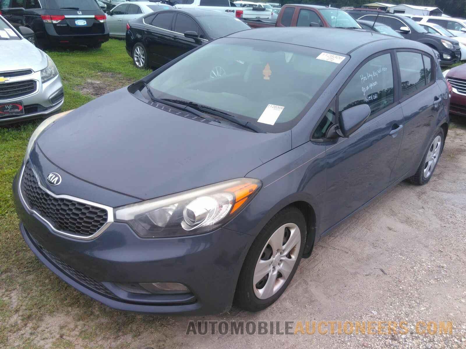 KNAFK5A82G5654577 Kia Forte 5-Door 2016