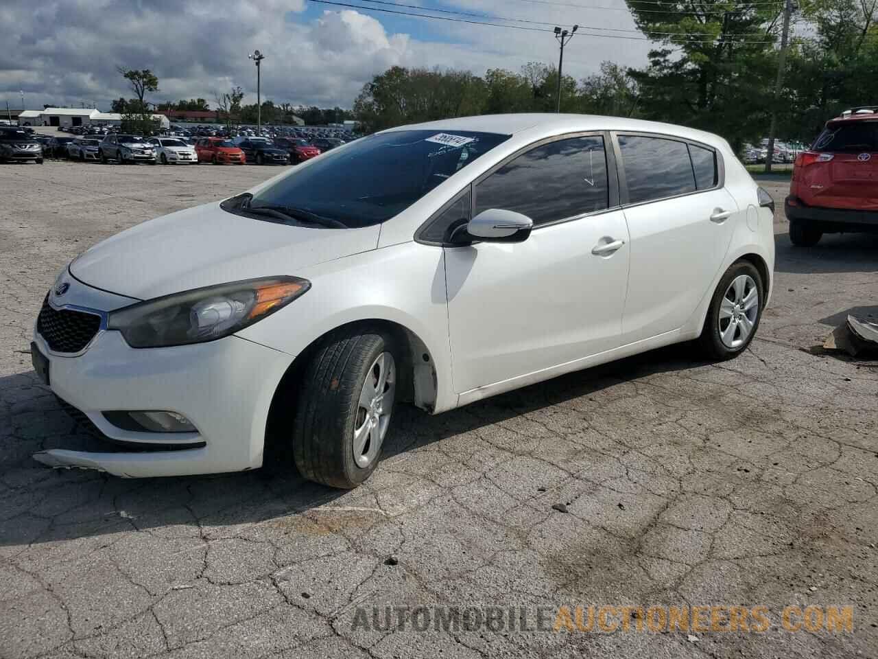 KNAFK5A87G5622627 KIA FORTE 2016