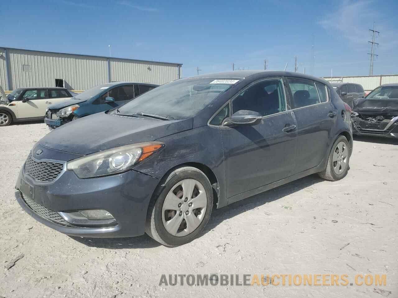 KNAFK5A8XG5574962 KIA FORTE 2016