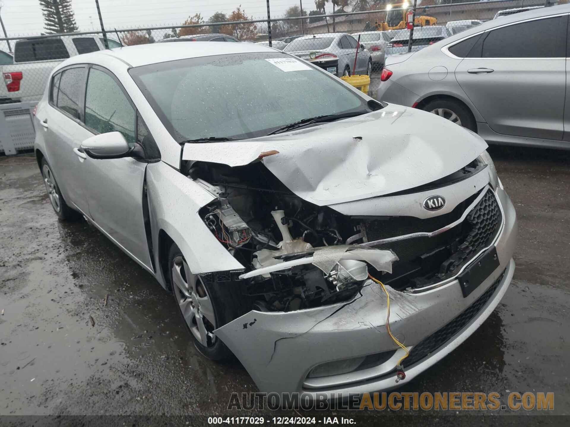 KNAFK5A8XG5584570 KIA FORTE 2016