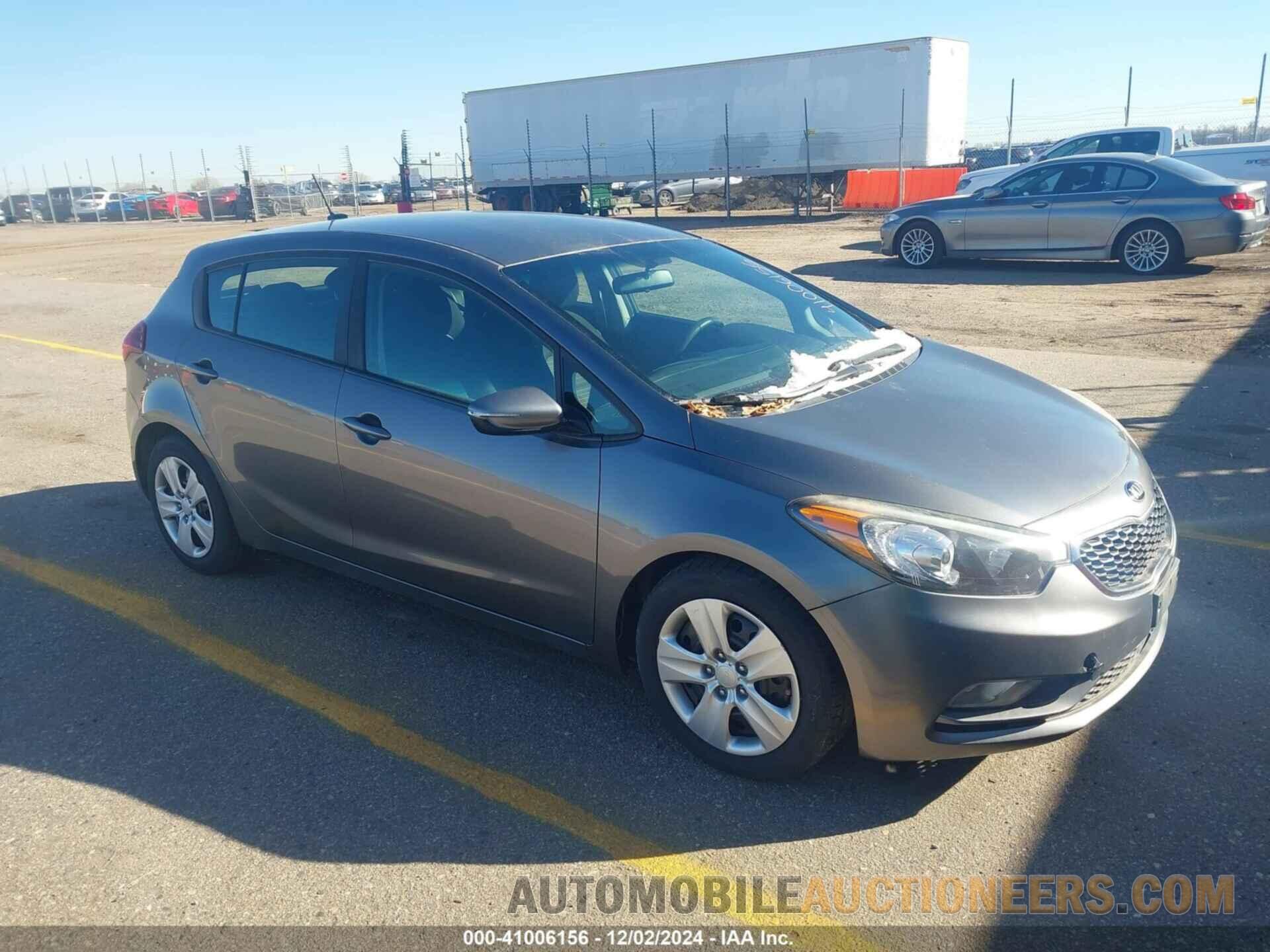 KNAFK5A8XG5635582 KIA FORTE 2016