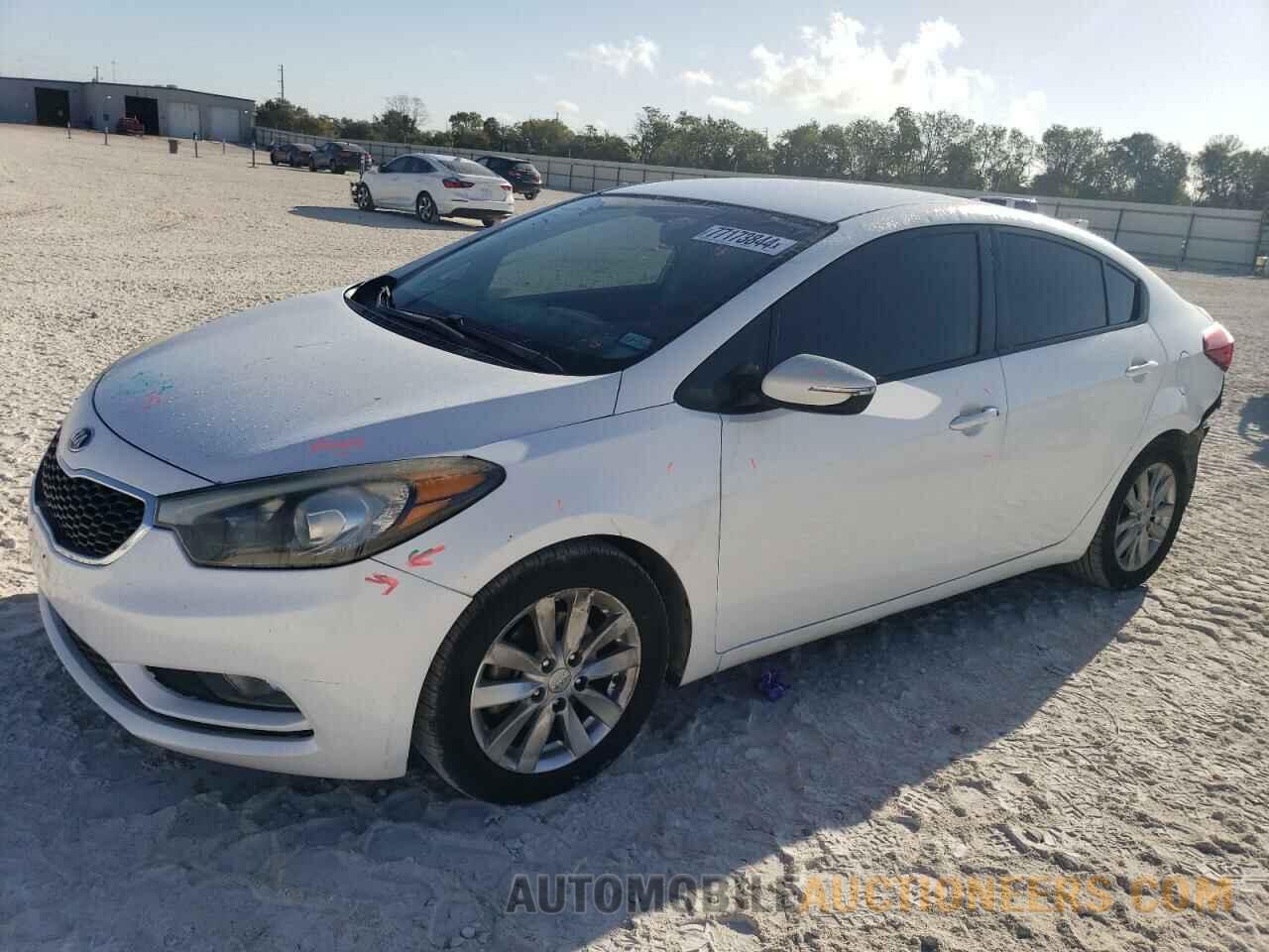 KNAFX4A64F5385748 KIA FORTE 2015