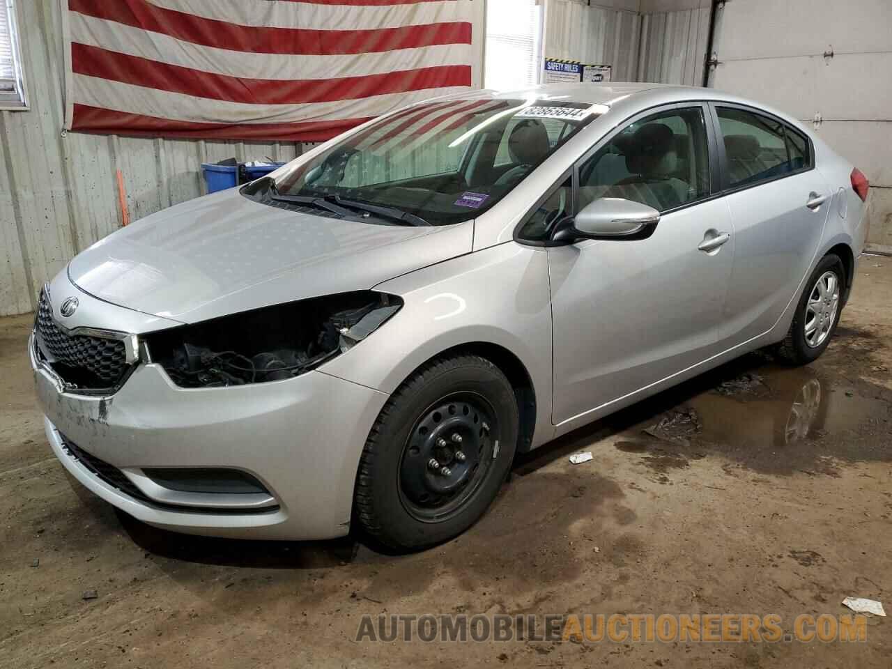 KNAFX4A6XG5498962 KIA FORTE 2016