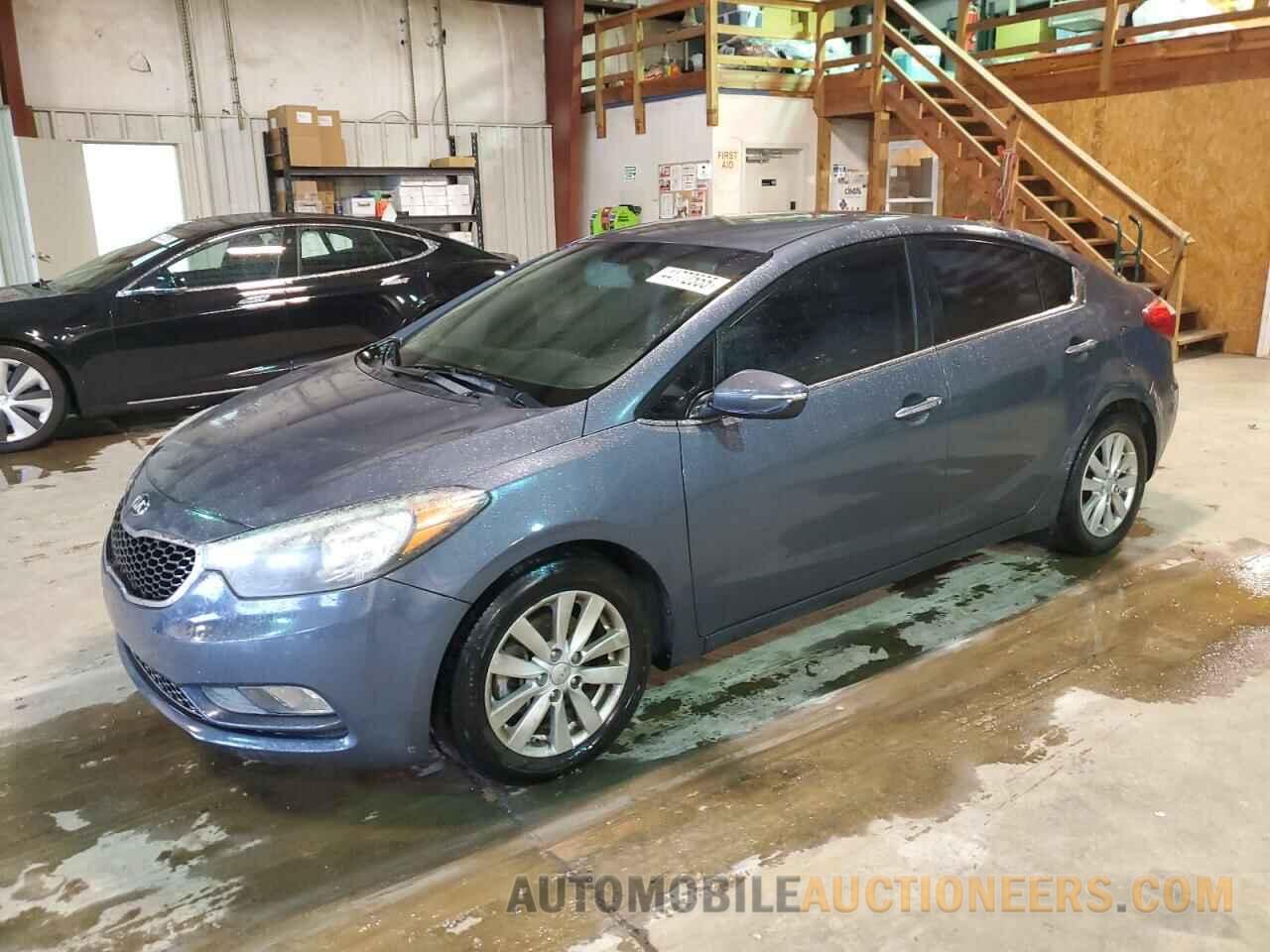 KNAFX4A8XF5392947 KIA FORTE 2015