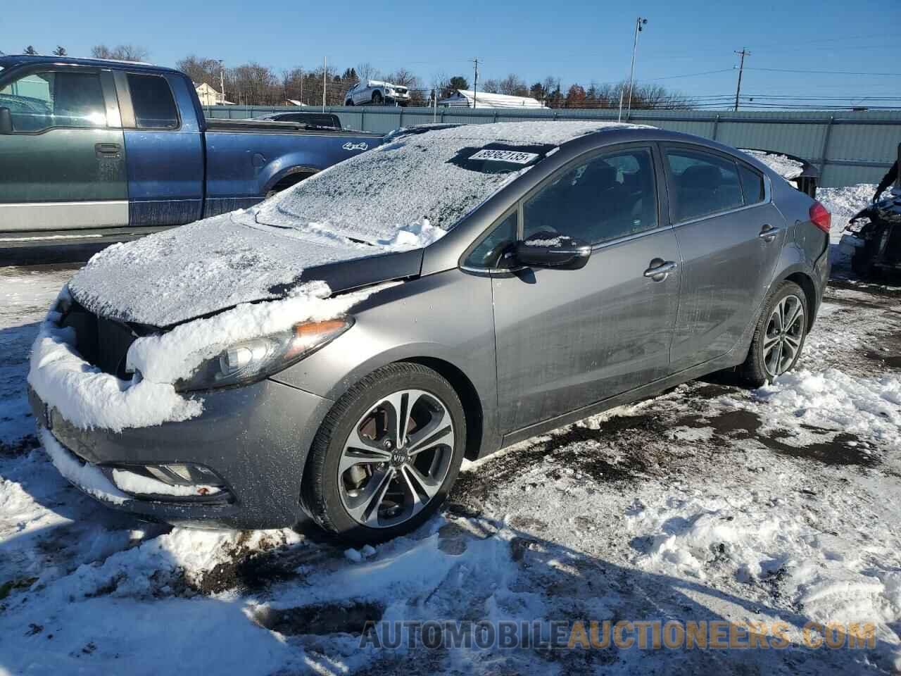 KNAFX4A8XG5522677 KIA FORTE 2016