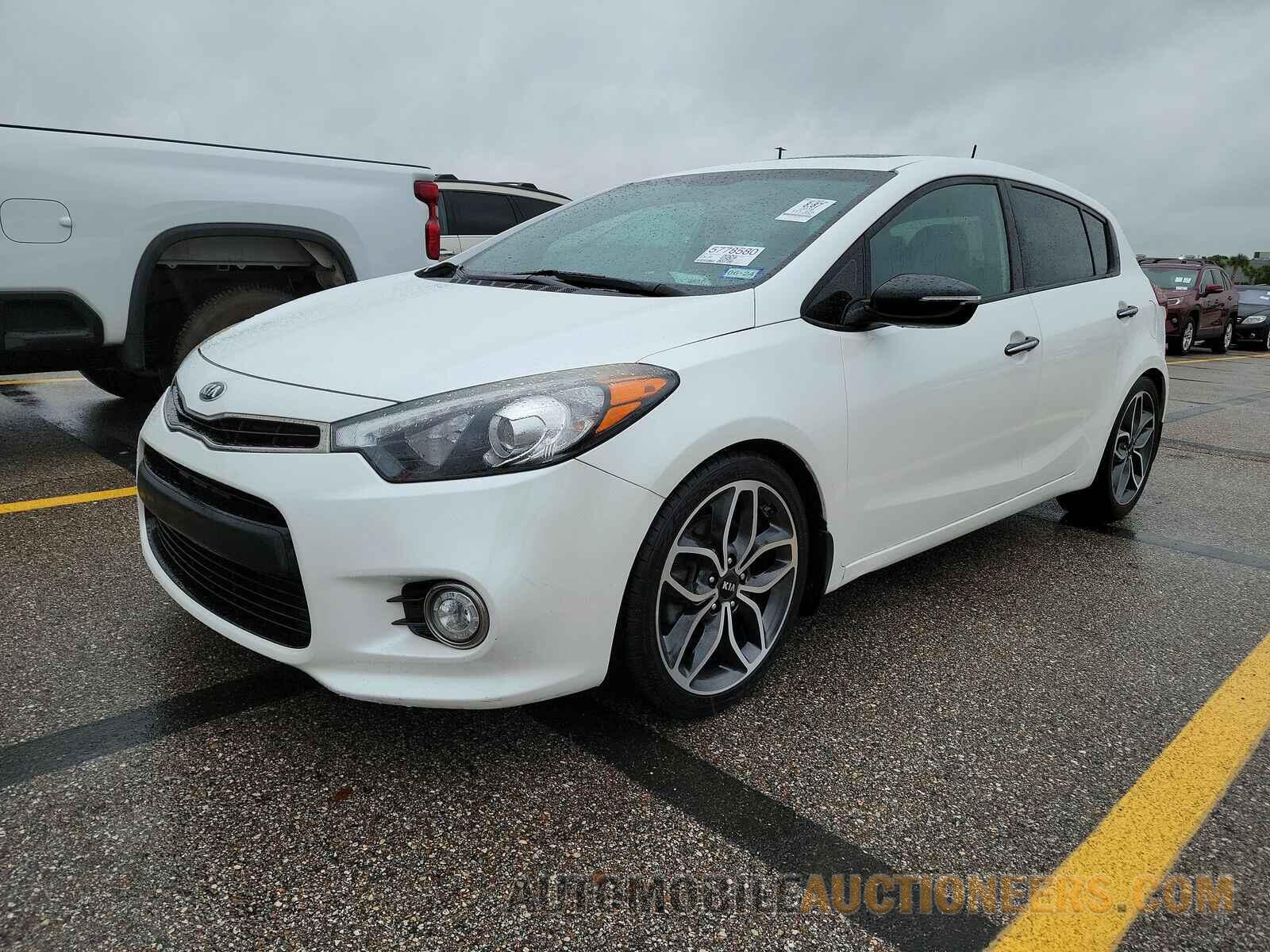 KNAFZ5A32G5590783 Kia Forte 5-Door 2016