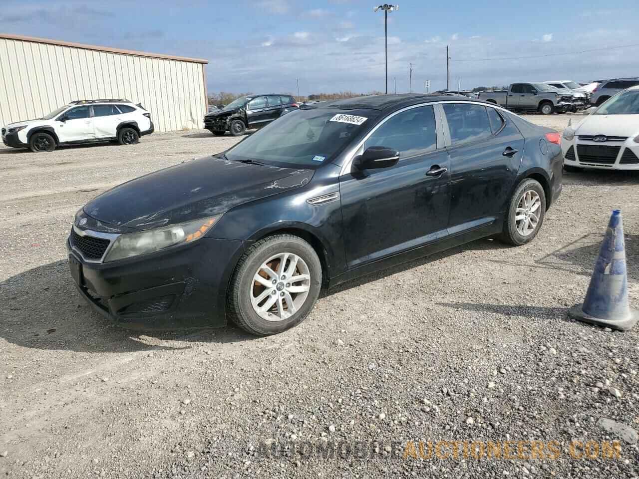 KNAGM4A79B5156613 KIA OPTIMA 2011