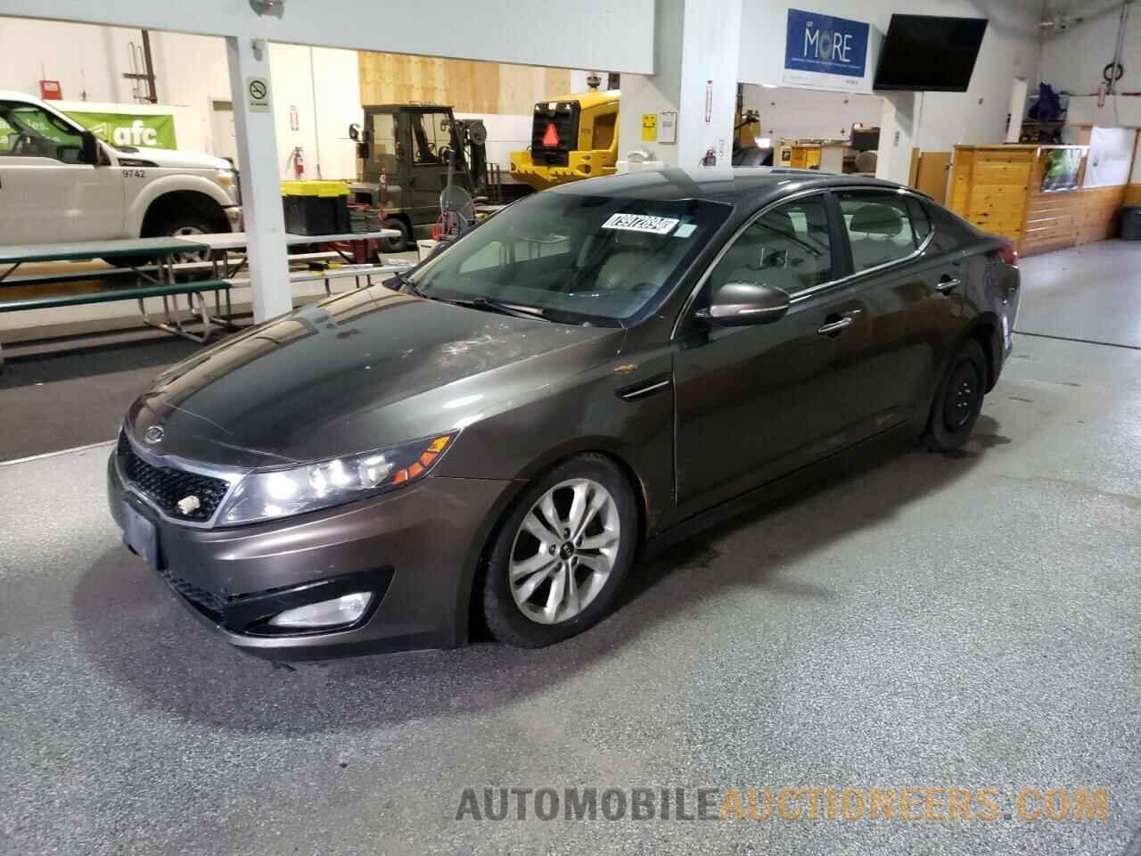 KNAGN4A76B5126935 KIA OPTIMA 2011